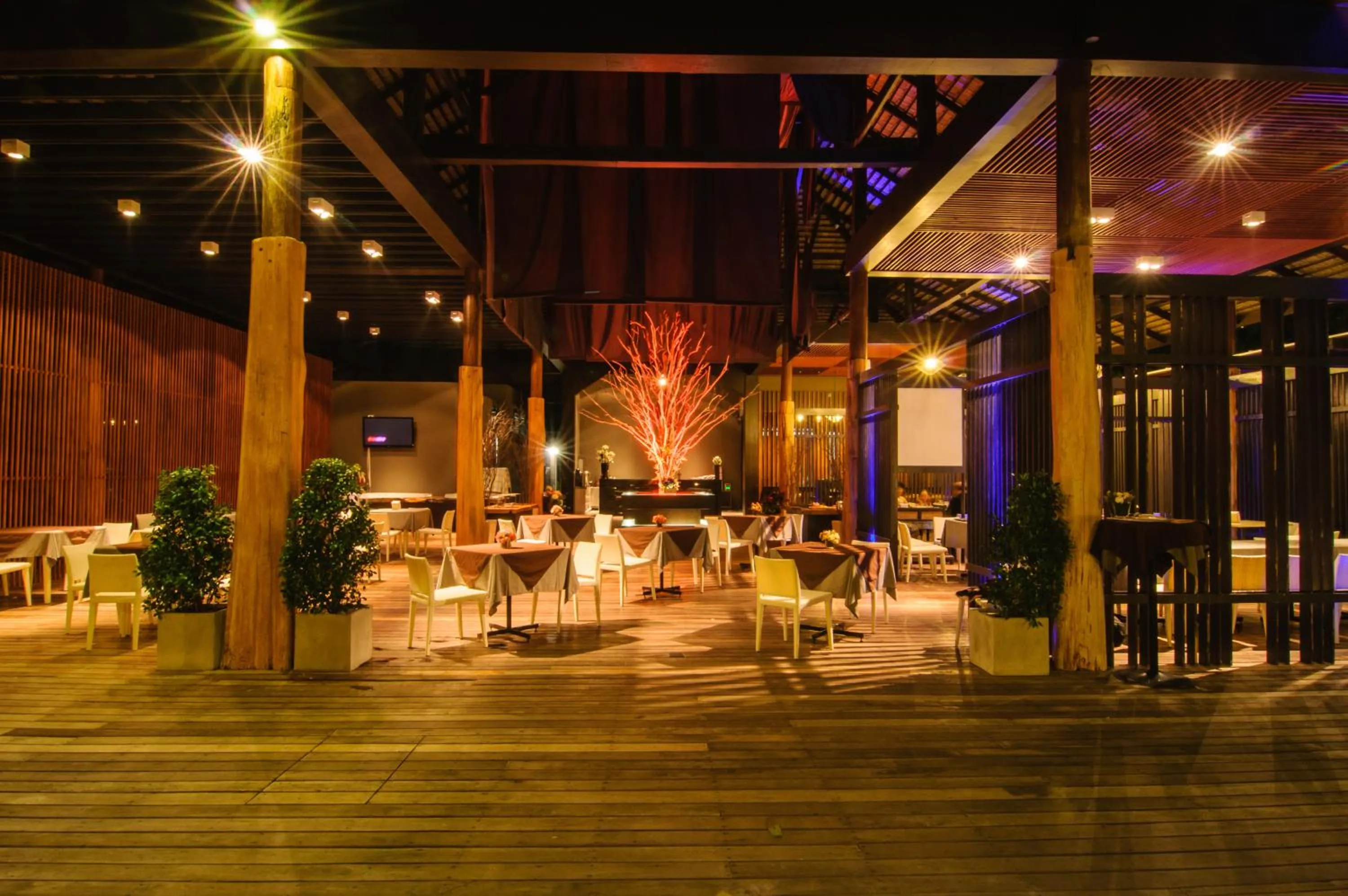 Restaurant/places to eat in Samed Grandview Resort