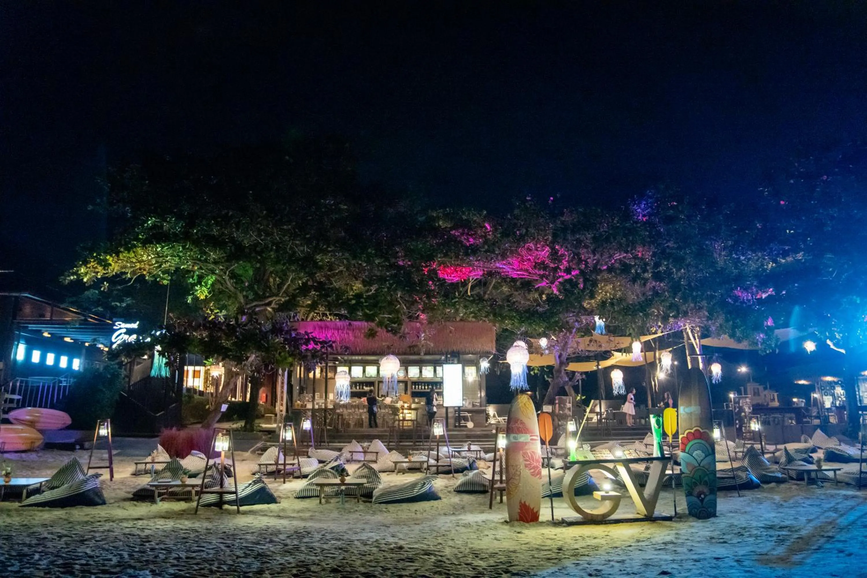 Restaurant/places to eat in Samed Grandview Resort