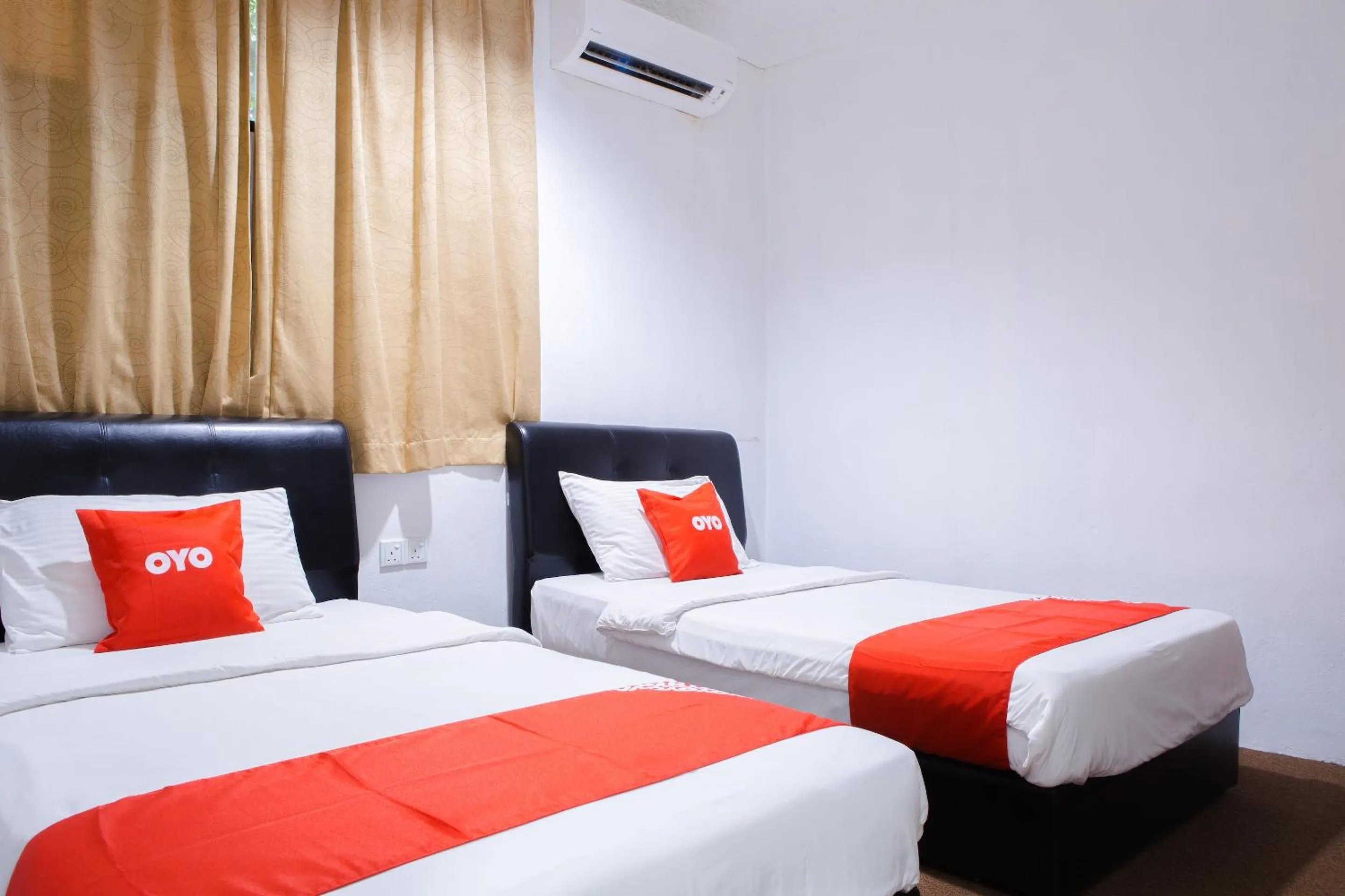 Bedroom, Bed in Hotel O The 7 Lodge Tambunan