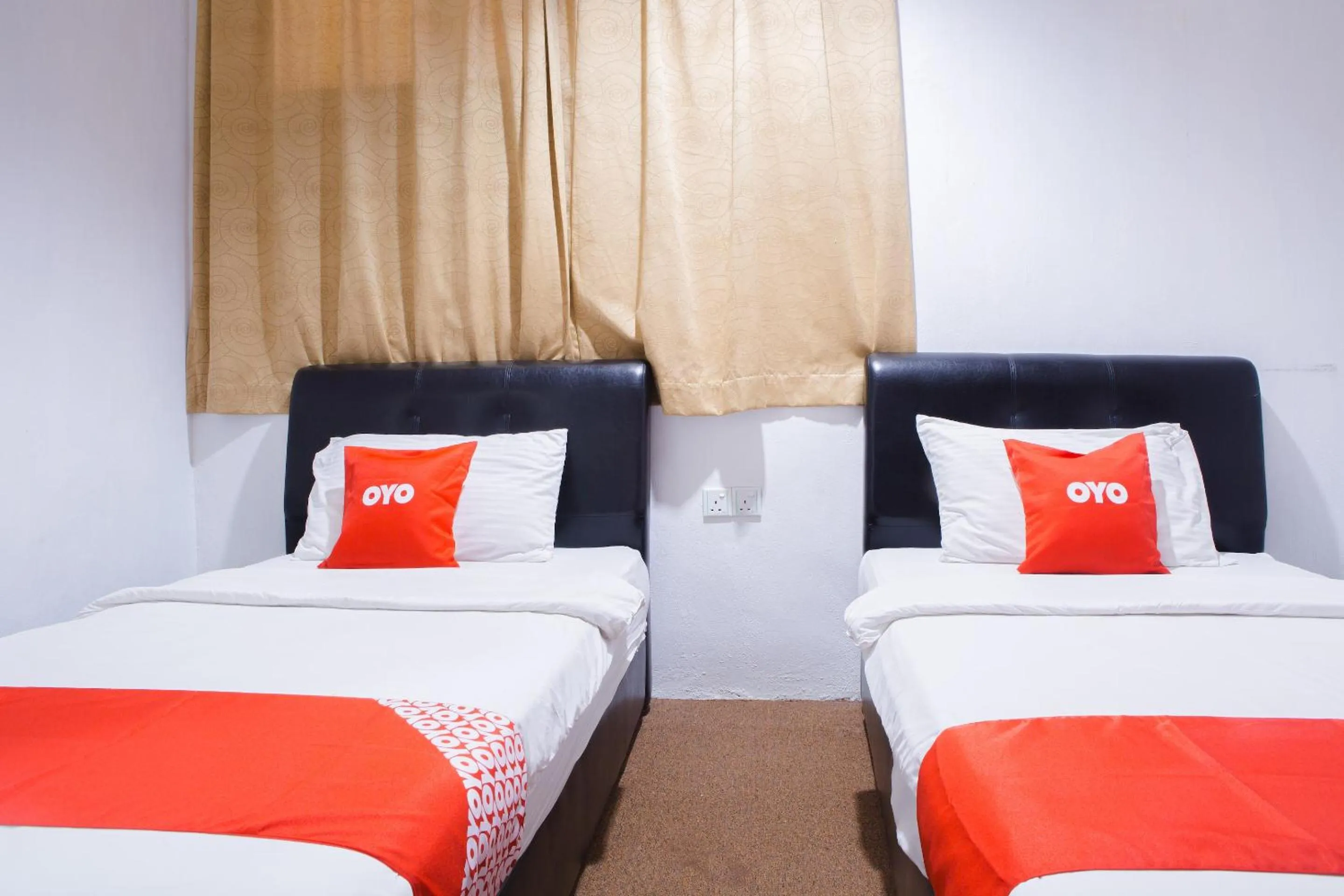 Bedroom, Bed in Hotel O The 7 Lodge Tambunan