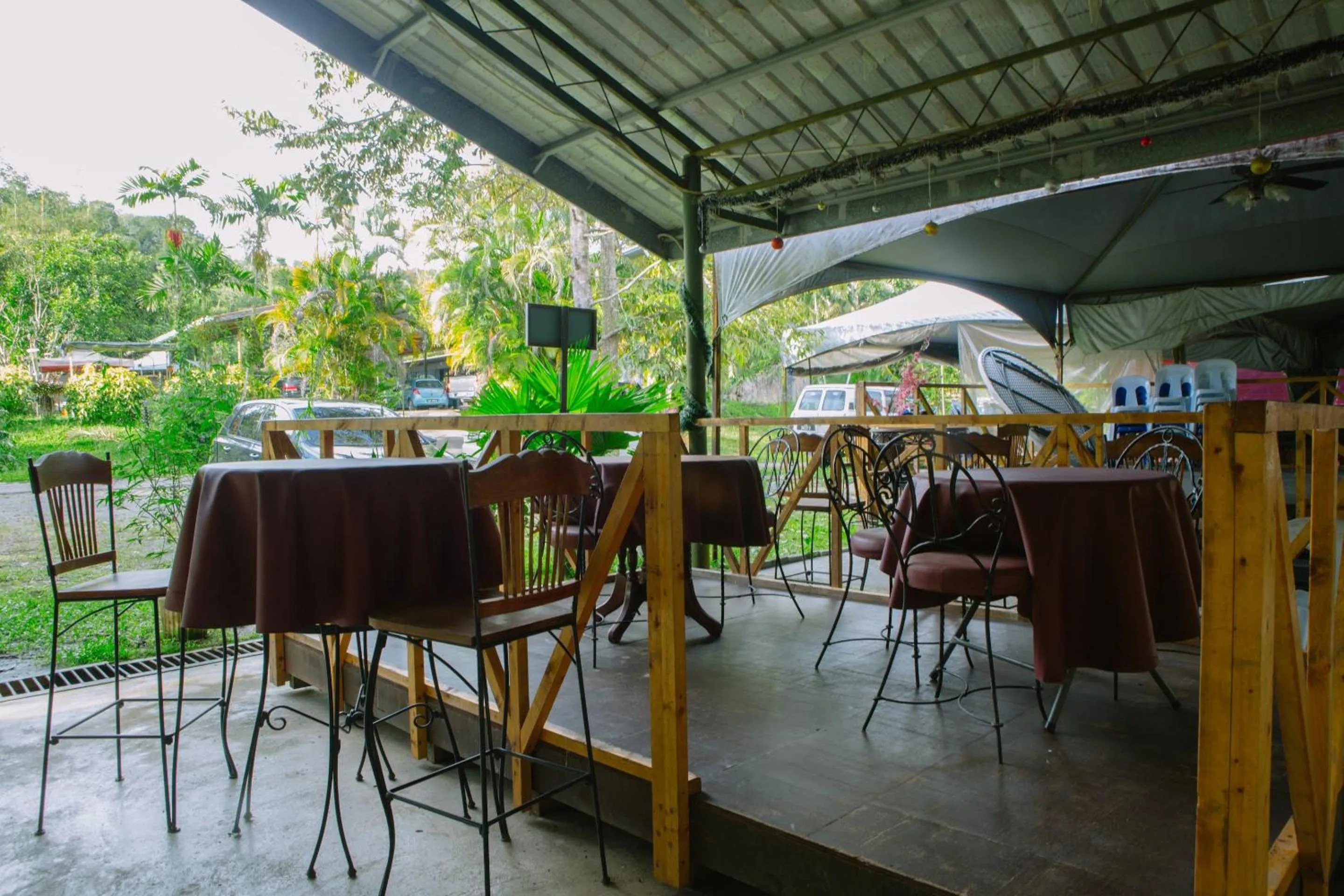 Restaurant/places to eat in Hotel O The 7 Lodge Tambunan
