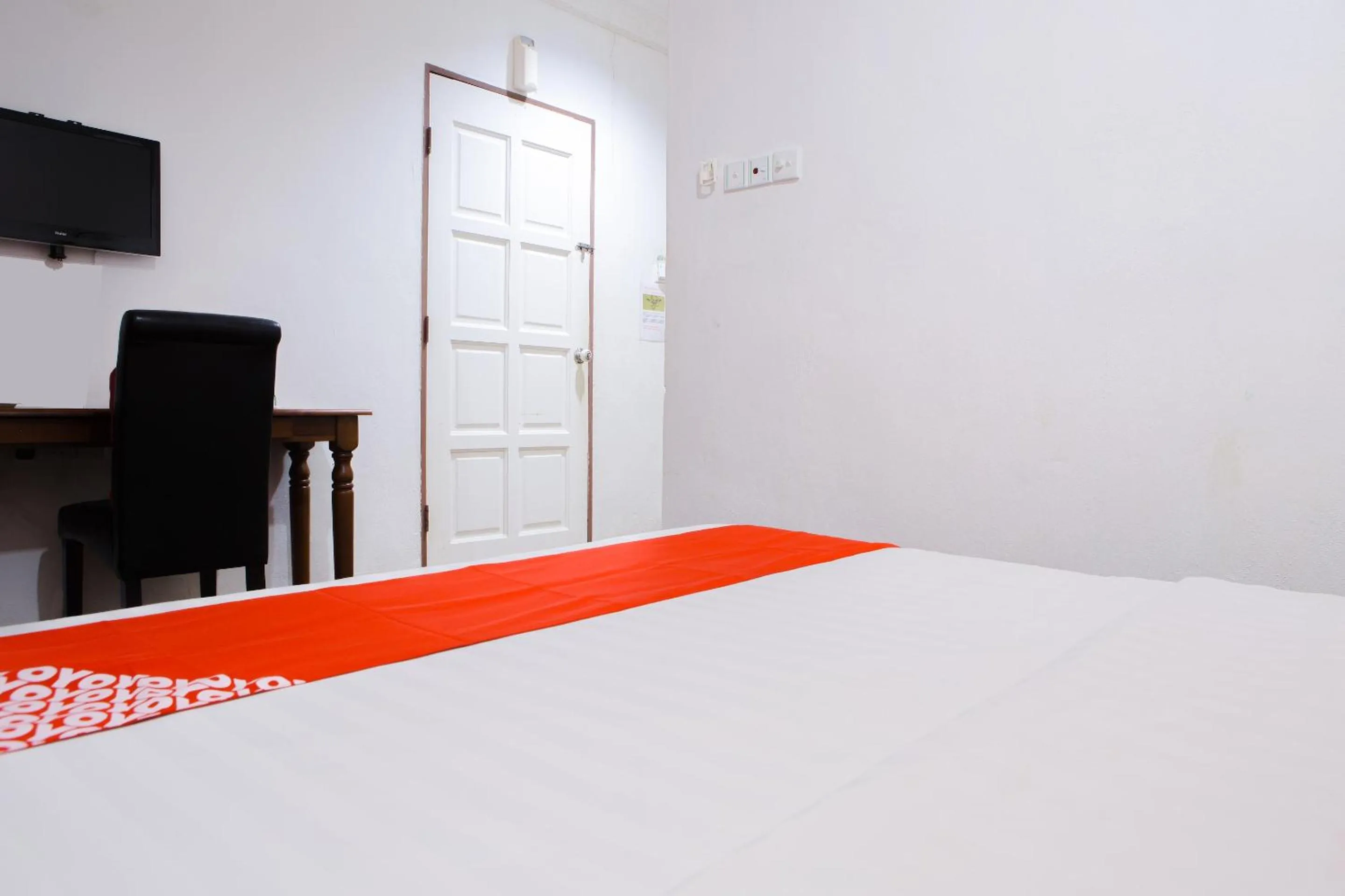 Bedroom, Bed in Hotel O The 7 Lodge Tambunan
