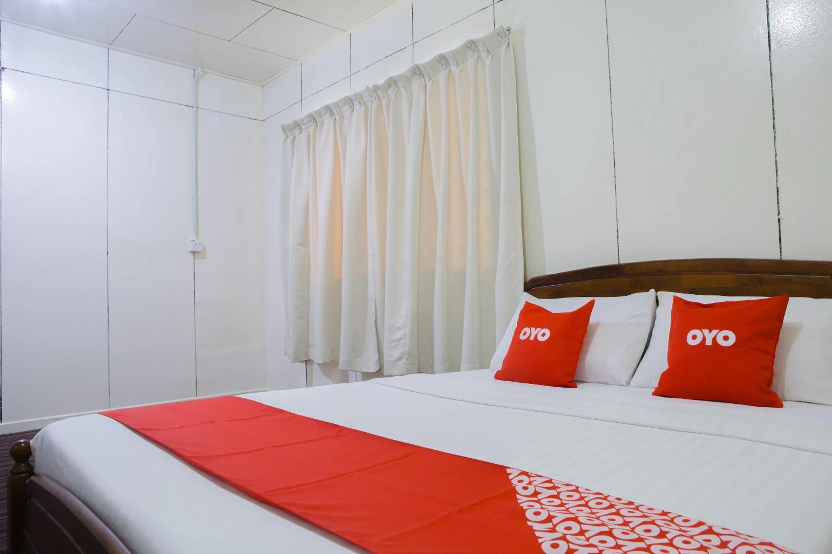 Bedroom, Bed in Hotel O The 7 Lodge Tambunan