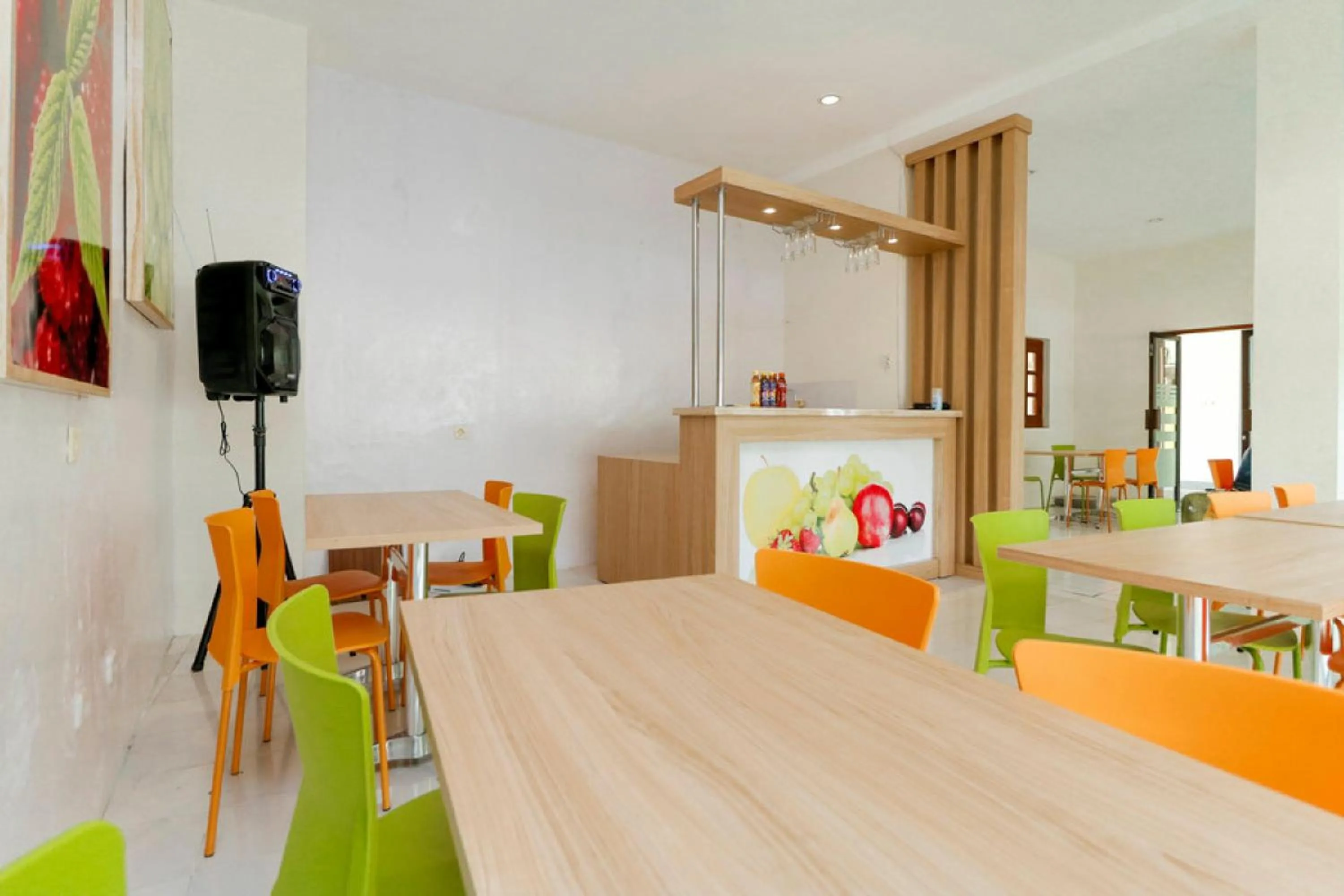 Breakfast in RedDoorz Plus @ Slamet Riyadi