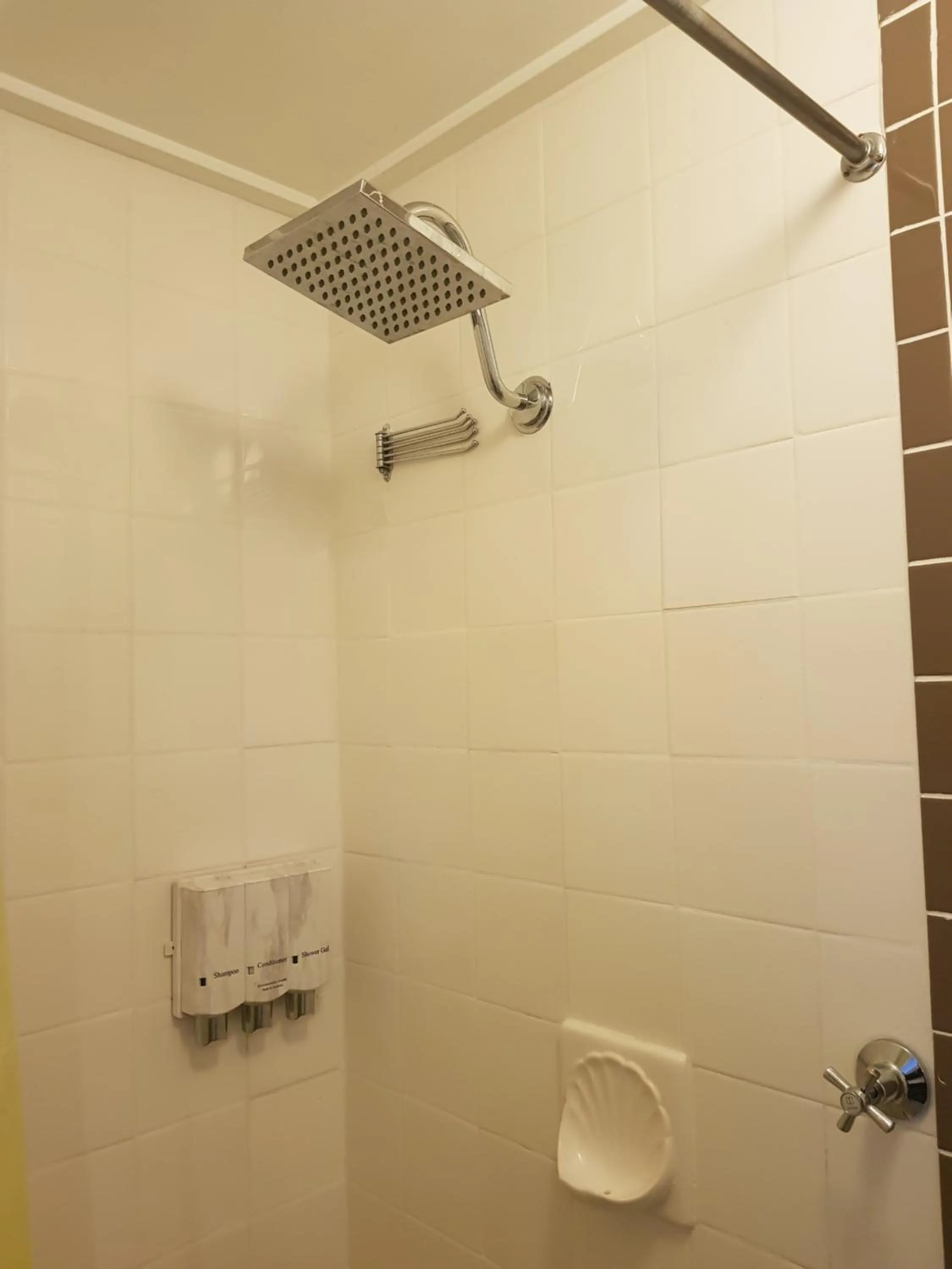 Bathroom in Snow Season Motor Inn