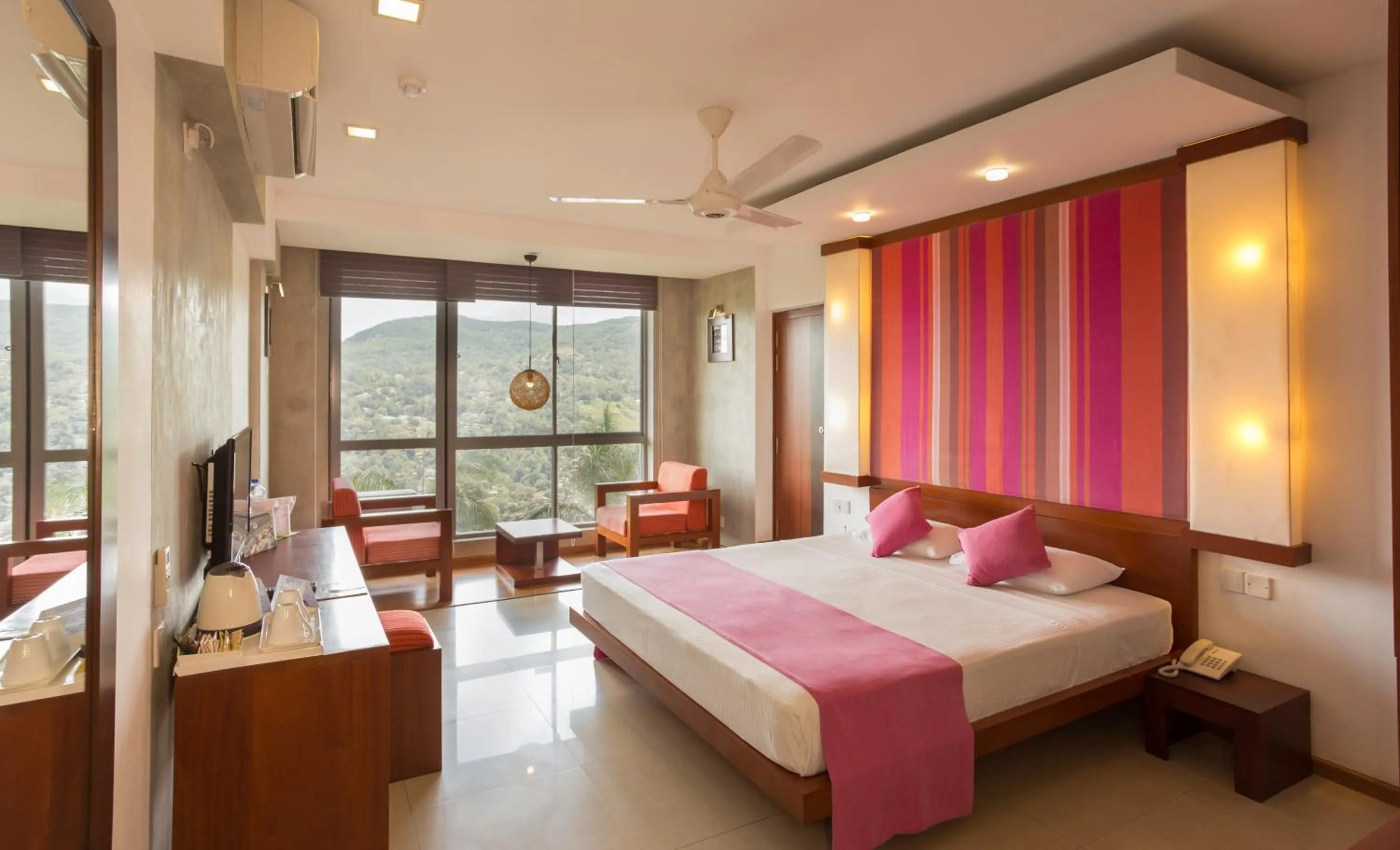 Bedroom, Bed in Hotel Topaz