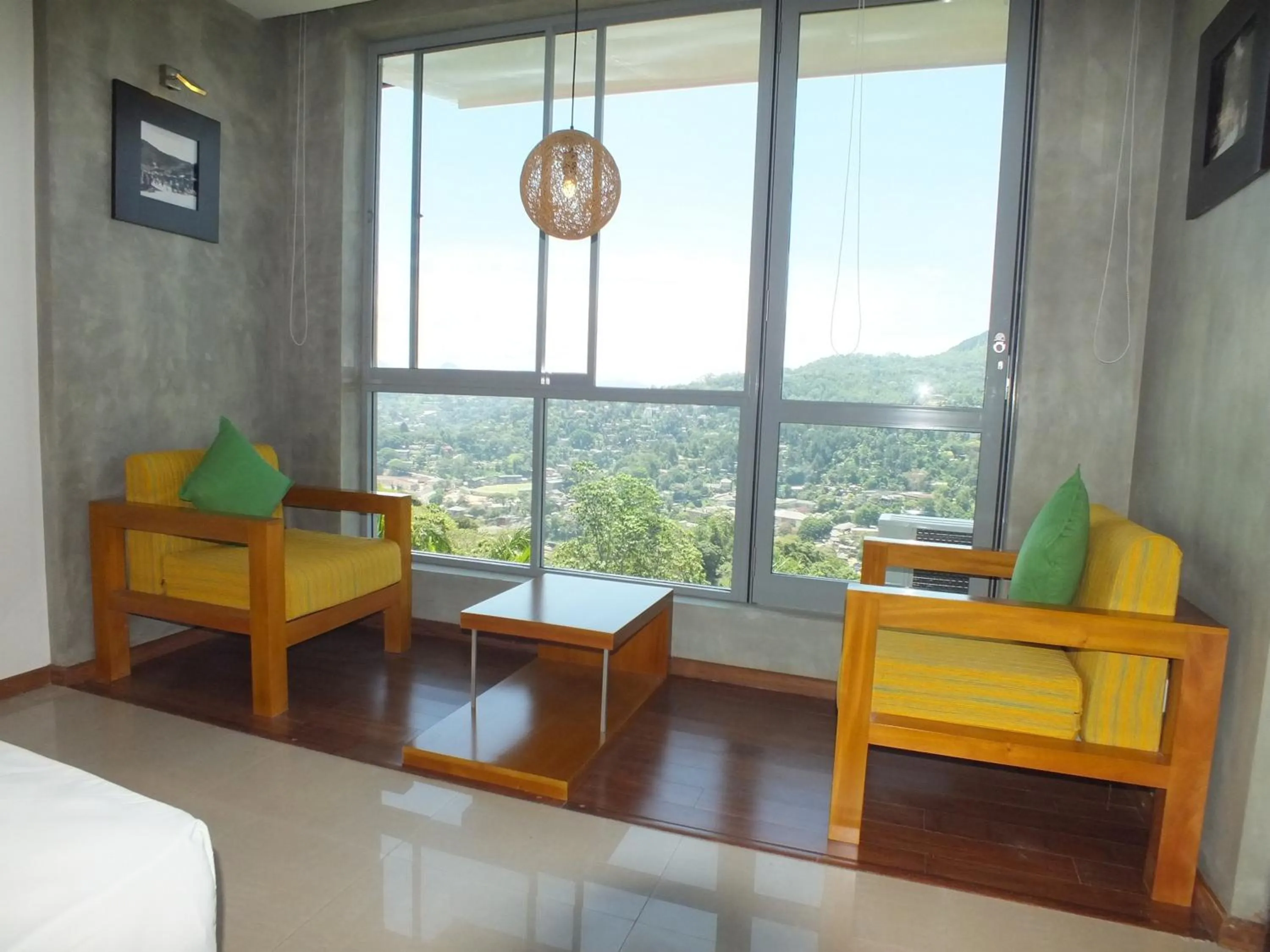 Decorative detail in Hotel Topaz