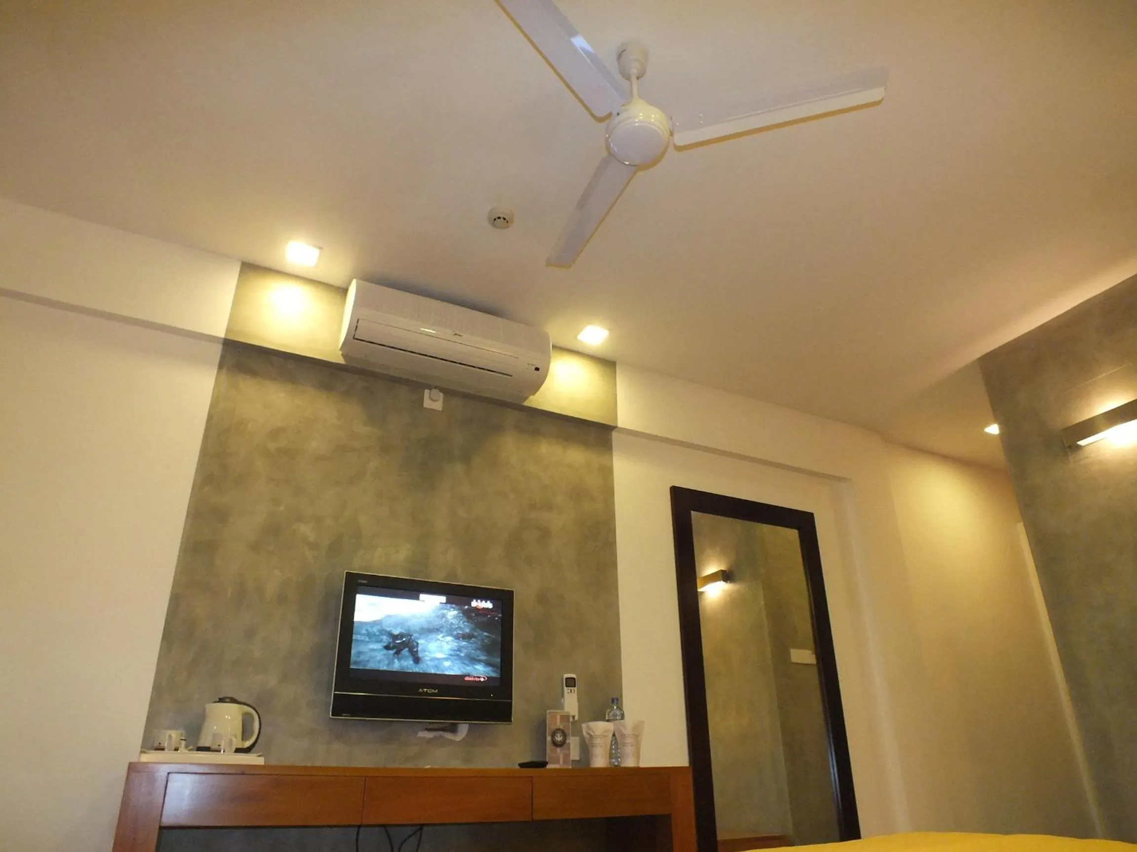 TV and multimedia in Hotel Topaz