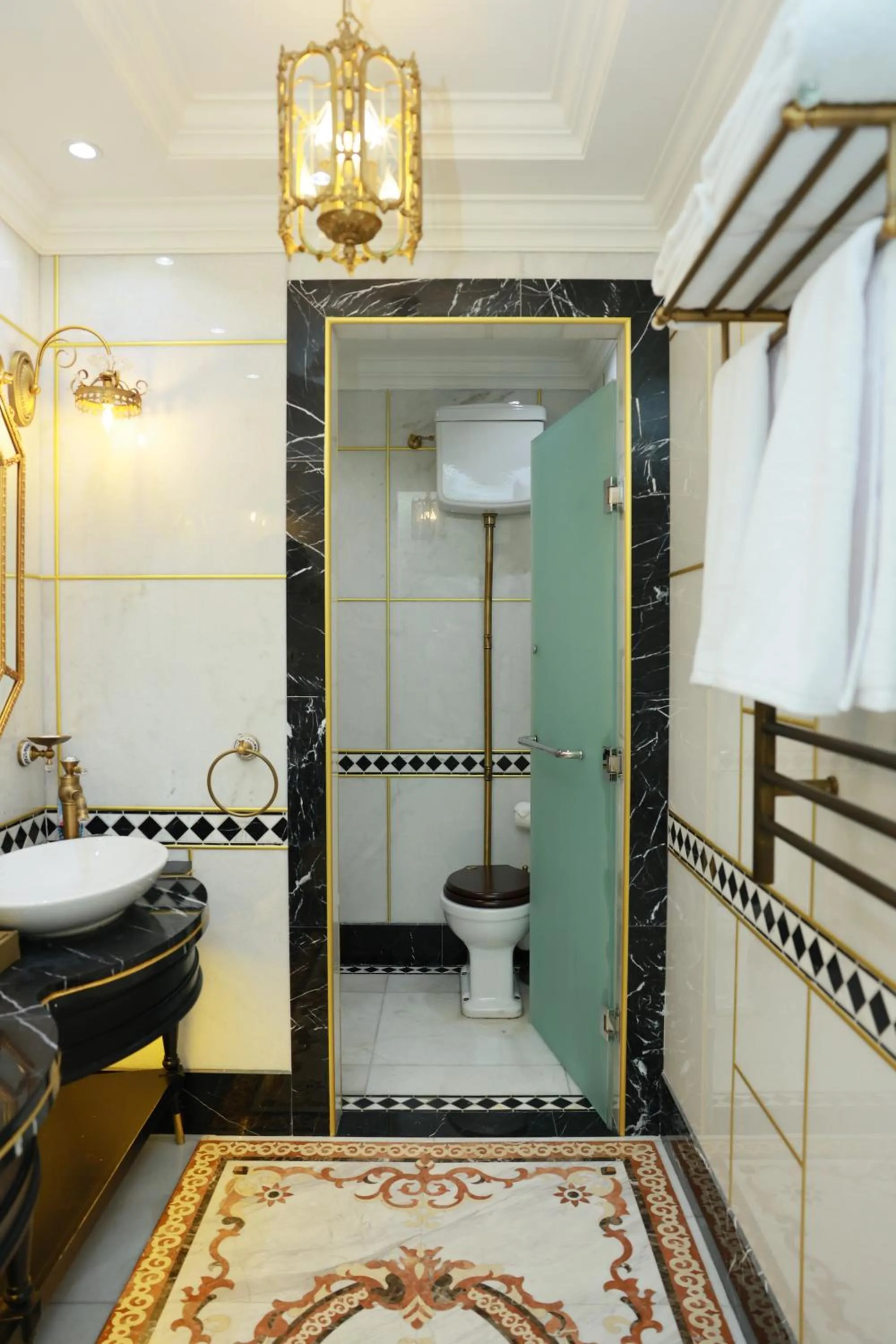 Toilet in Golden Palace Hotel Yerevan