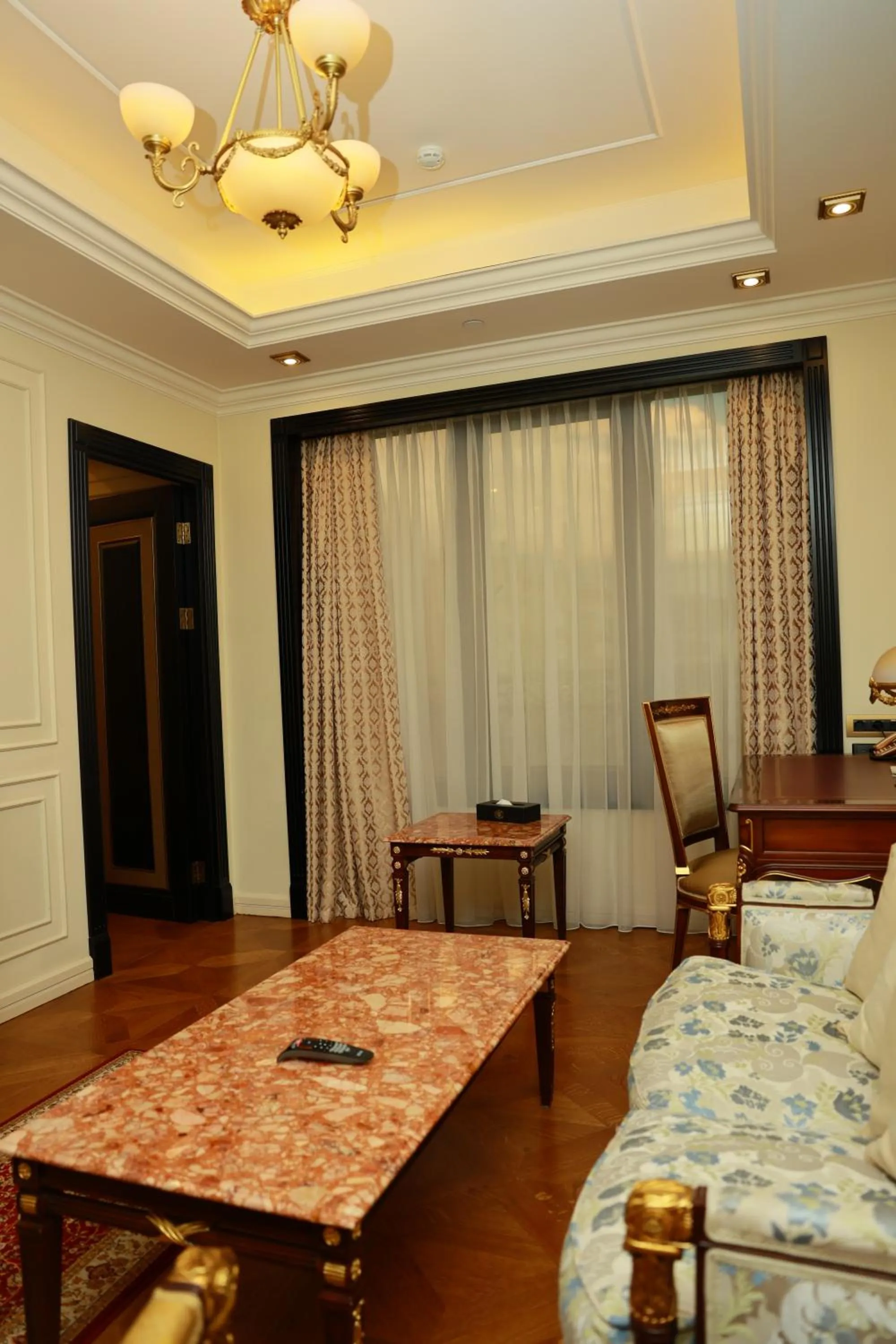 Living room, Bed in Golden Palace Hotel Yerevan