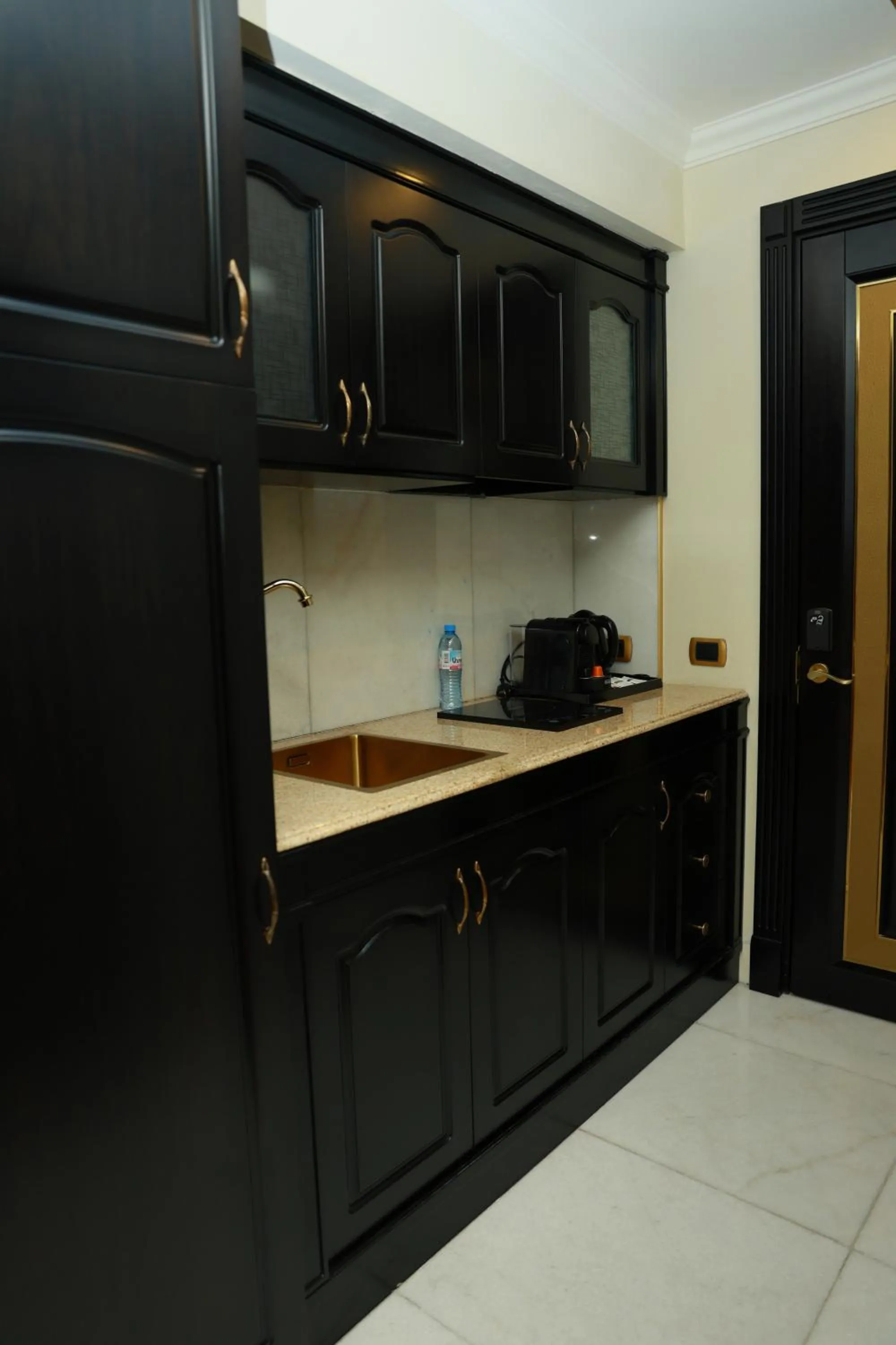 Kitchen or kitchenette in Golden Palace Hotel Yerevan