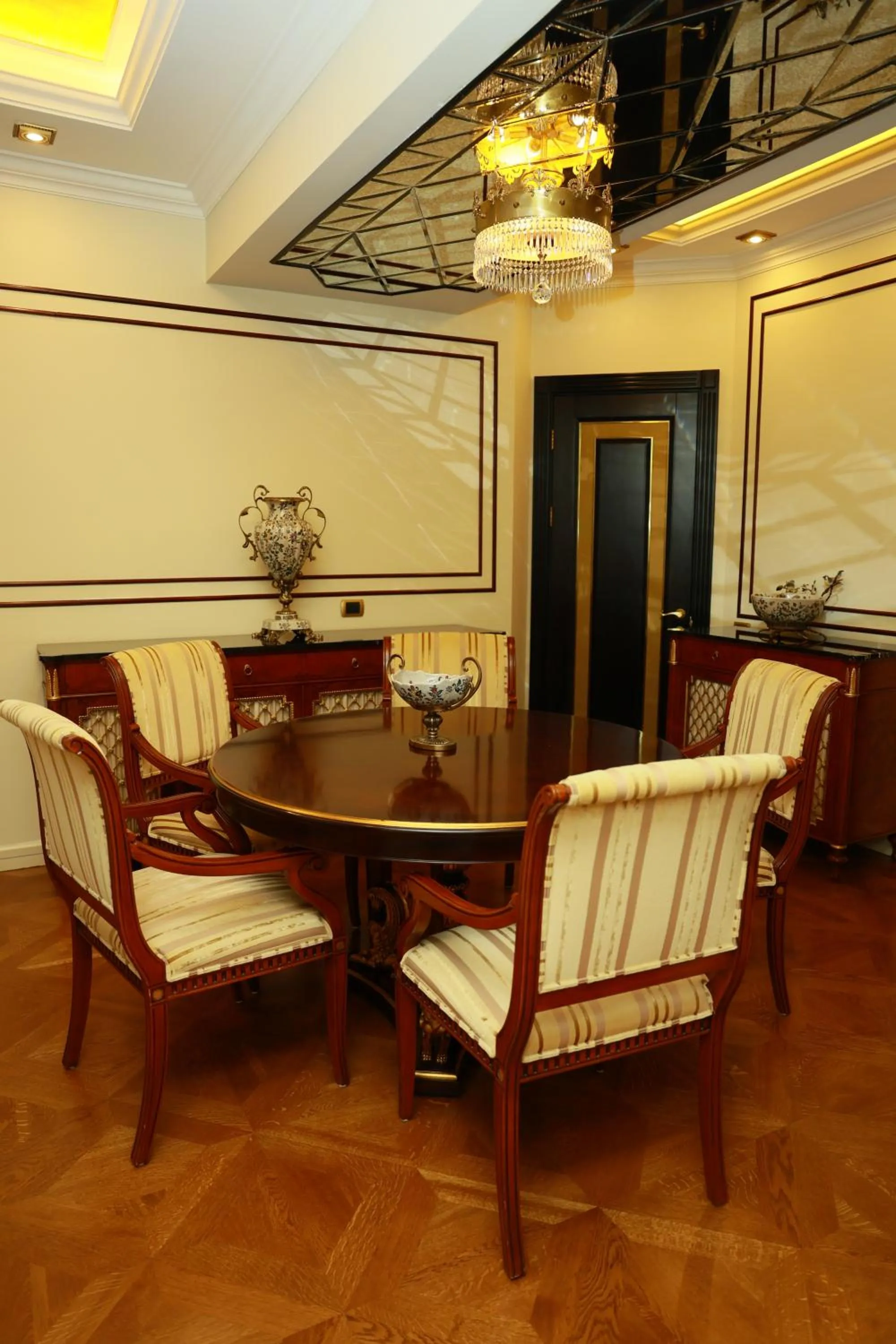 Living room in Golden Palace Hotel Yerevan