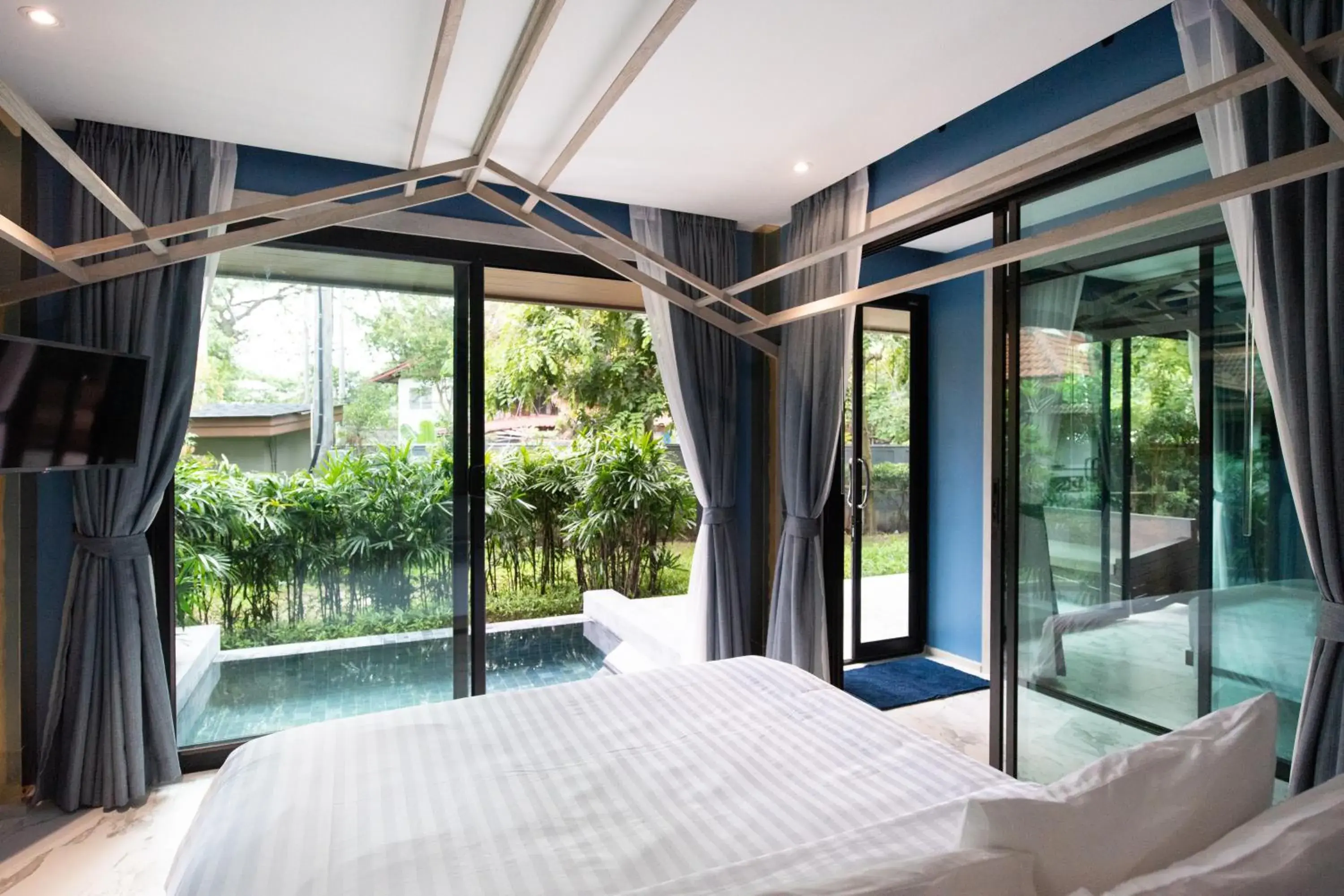 Suite Grand Pool Stone in Ao Cho Grandview Hideaway Resort Suite Grand Pool Stone in Ao Cho Grandview Hideaway Resort