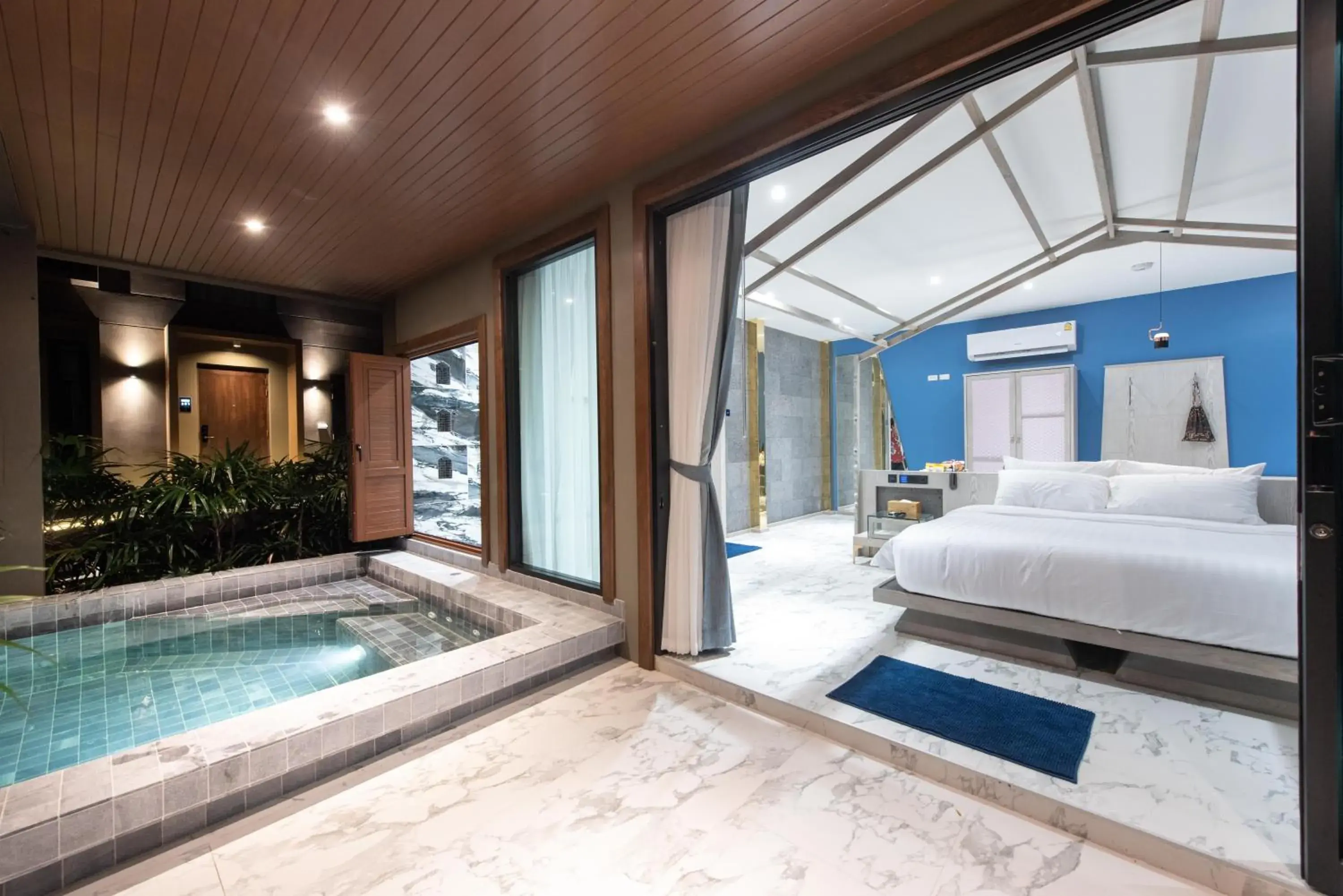 Suite Pool Stone in Ao Cho Grandview Hideaway Resort Suite Pool Stone in Ao Cho Grandview Hideaway Resort