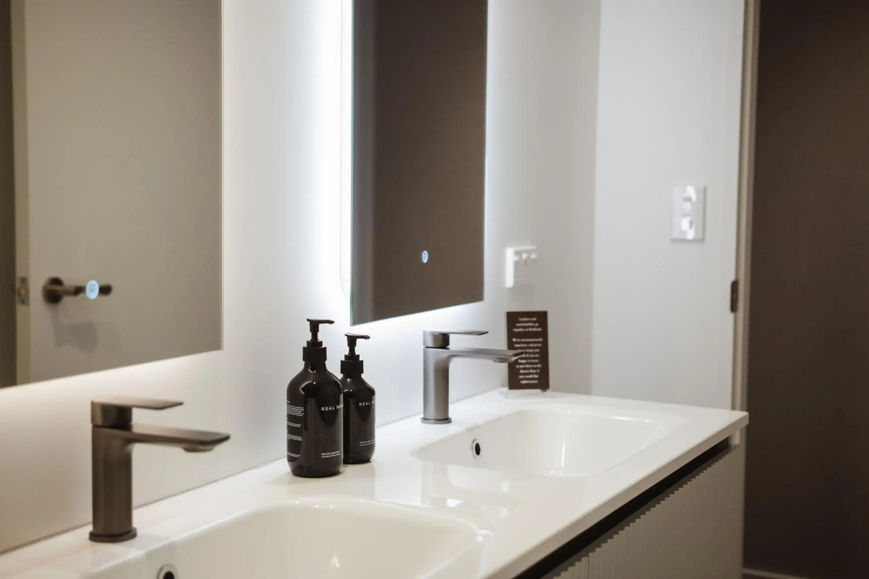 Apartment with Lake View in Radfords on the Lake Apartment with Lake View in Radfords on the Lake