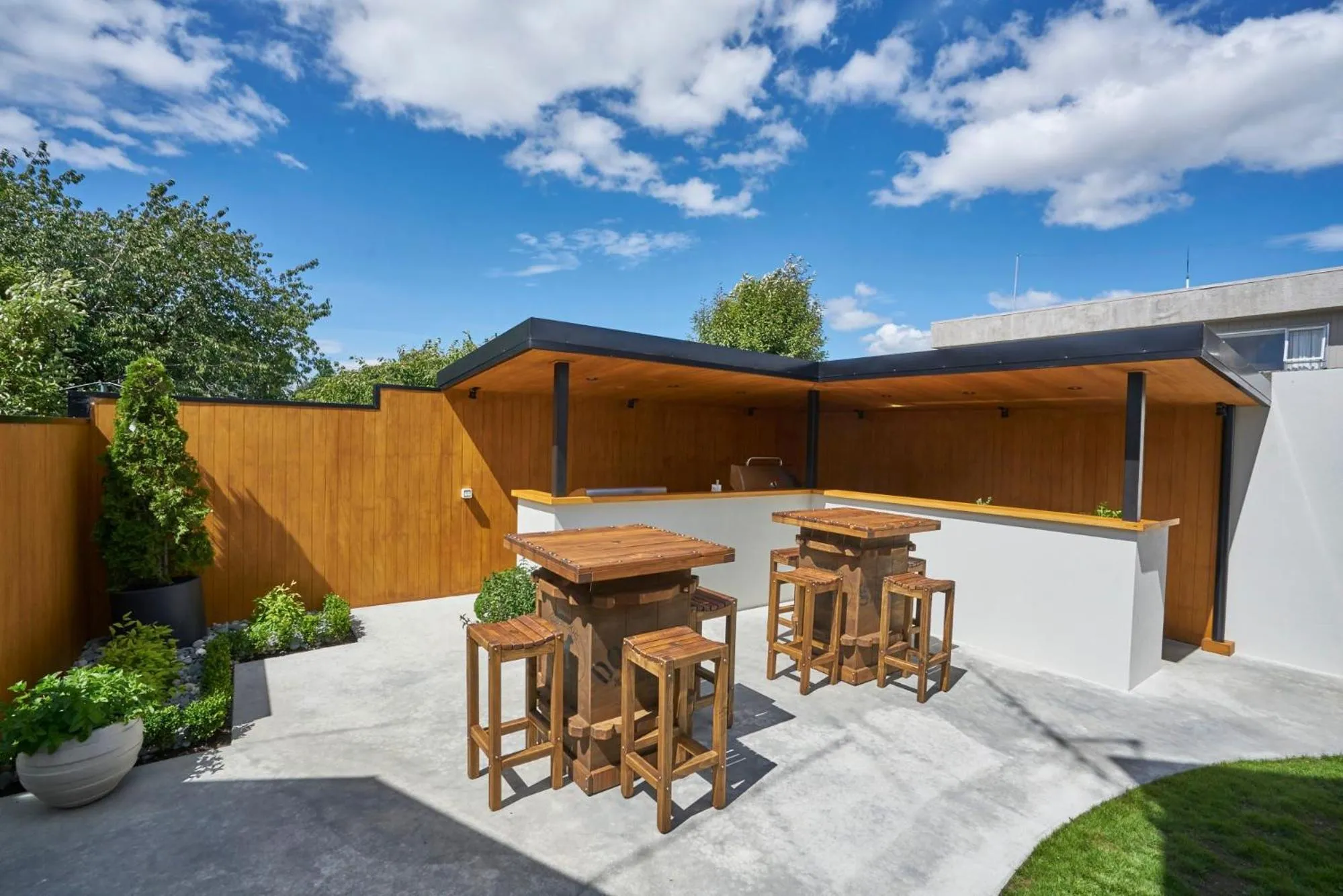 BBQ facilities in Radfords on the Lake