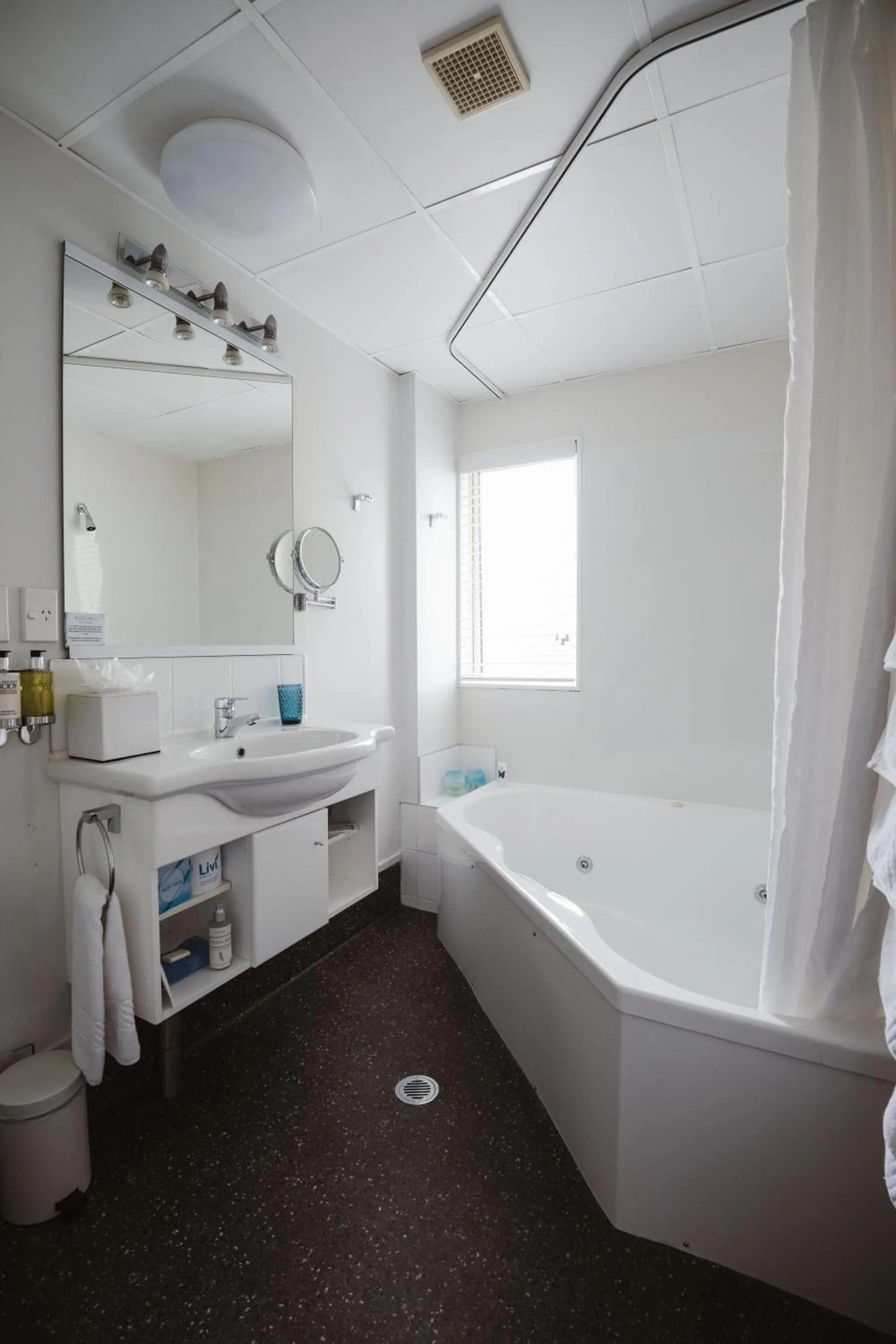 Bathroom in Radfords on the Lake