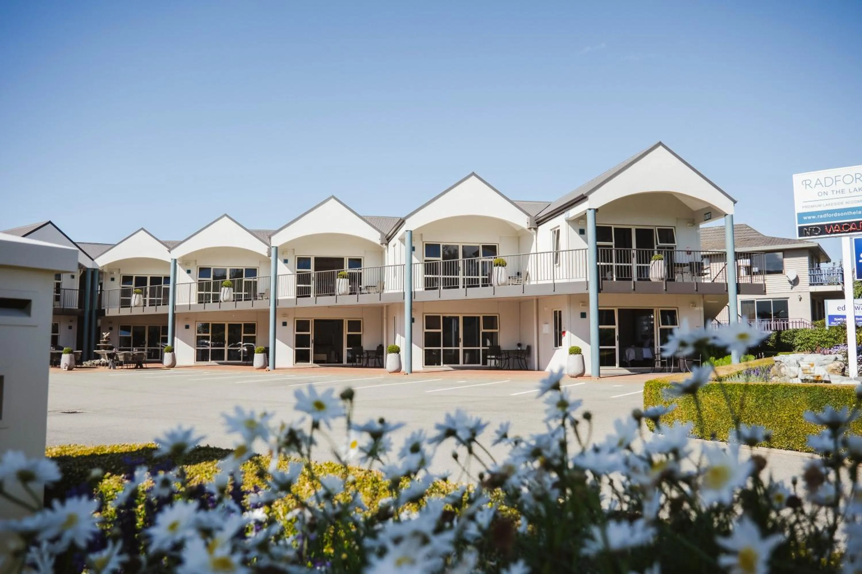 Property building in Radfords on the Lake