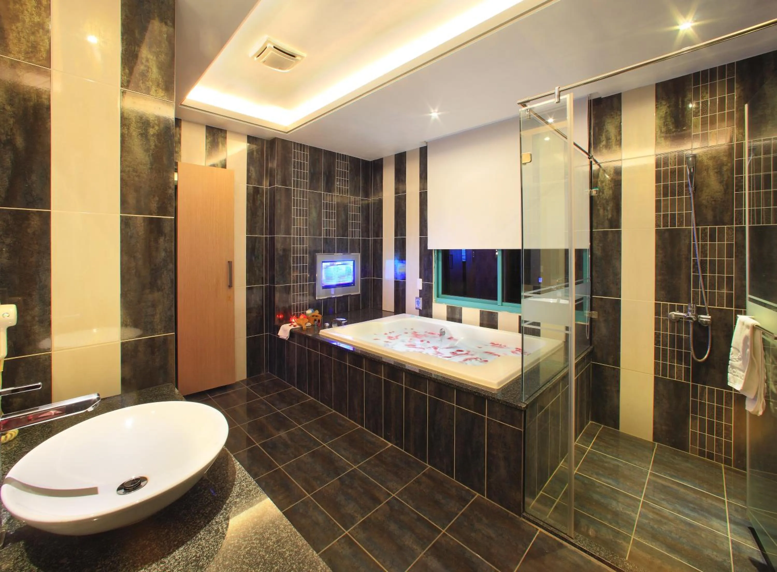 Roman Vacation Motel