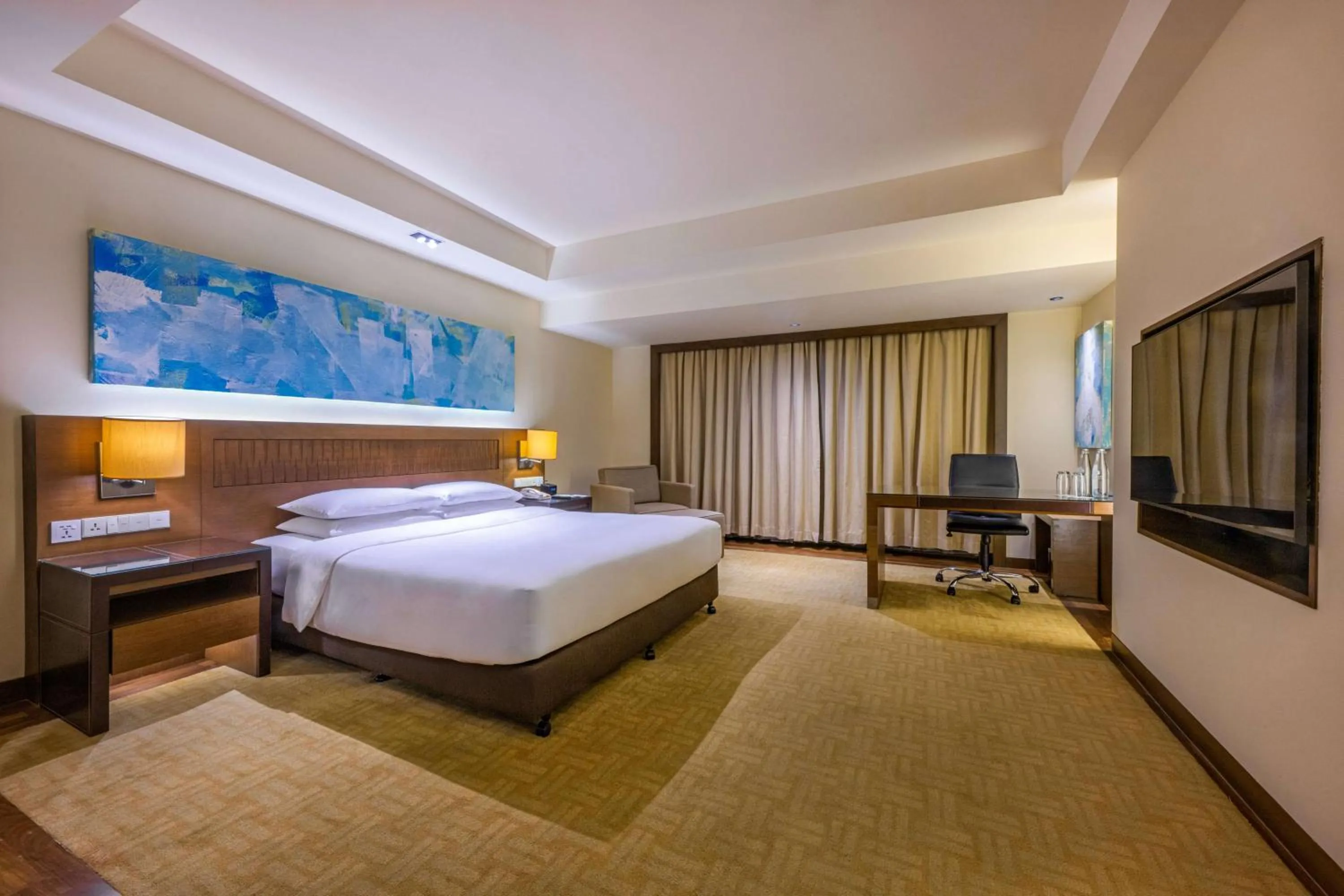 Bedroom, Bed in Hyatt Regency Kinabalu