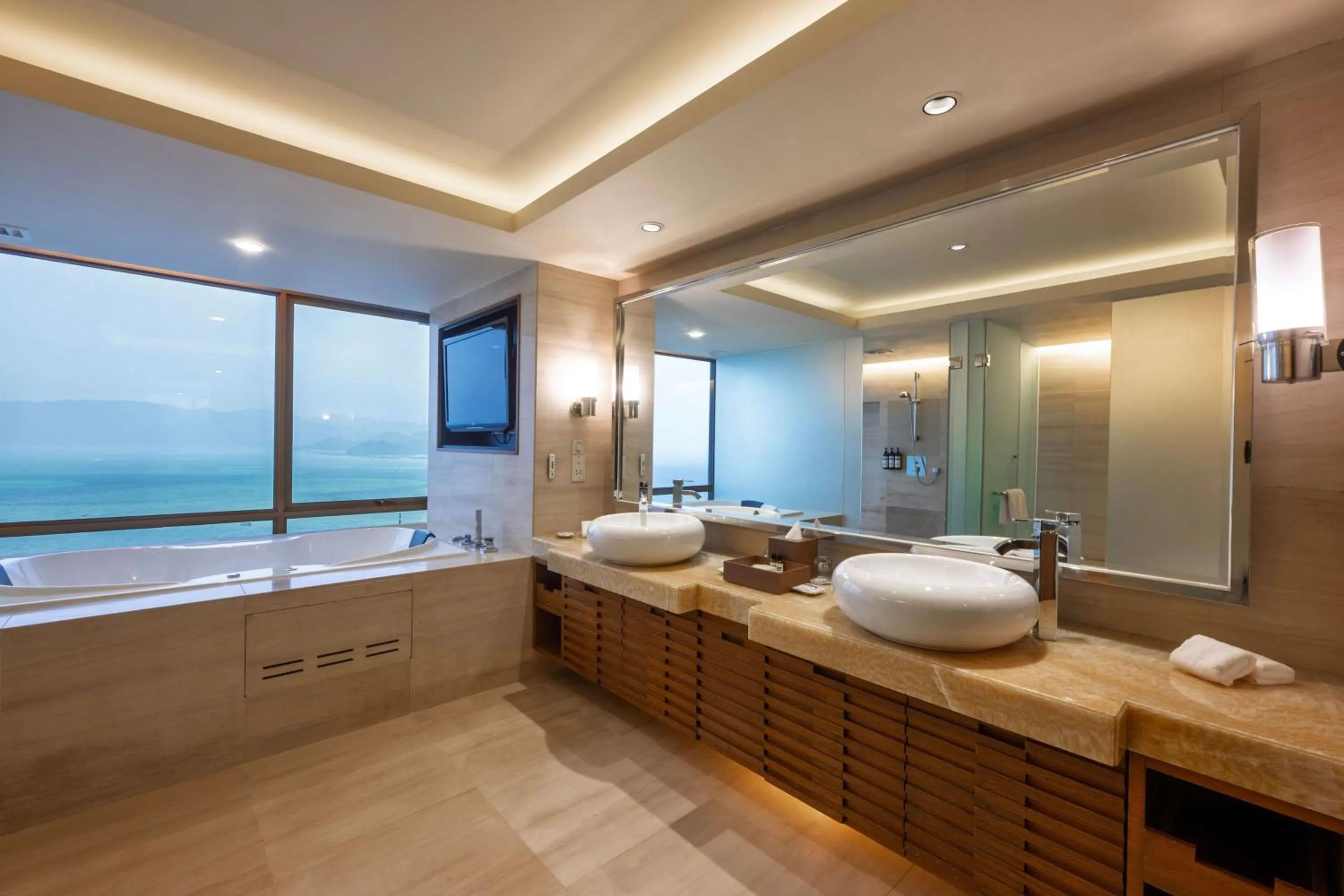 Bathroom in Hyatt Regency Kinabalu