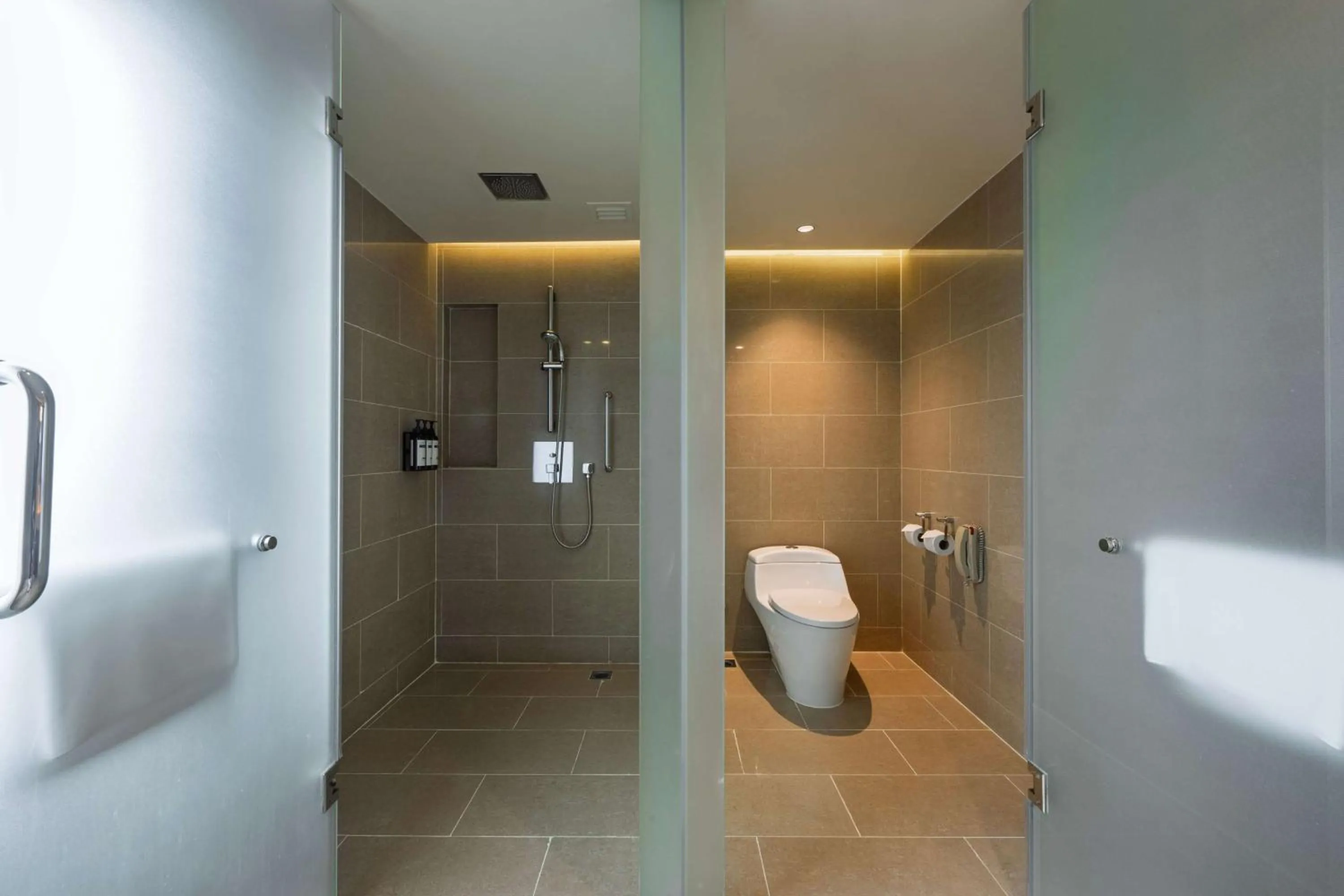 Bathroom in Hyatt Regency Kinabalu