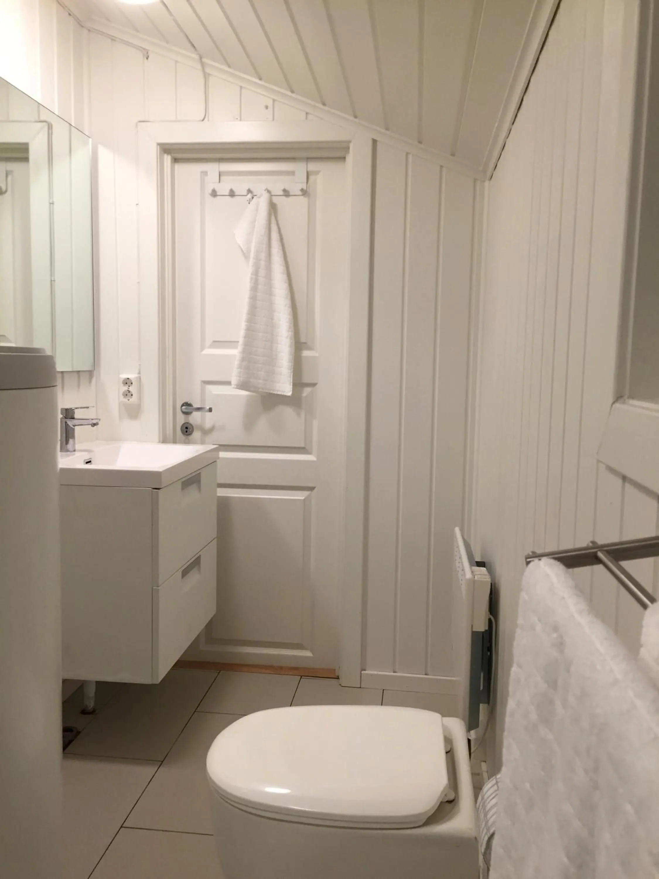 Bathroom in Koselig Hytte i Hemsedal with outdoor Sauna