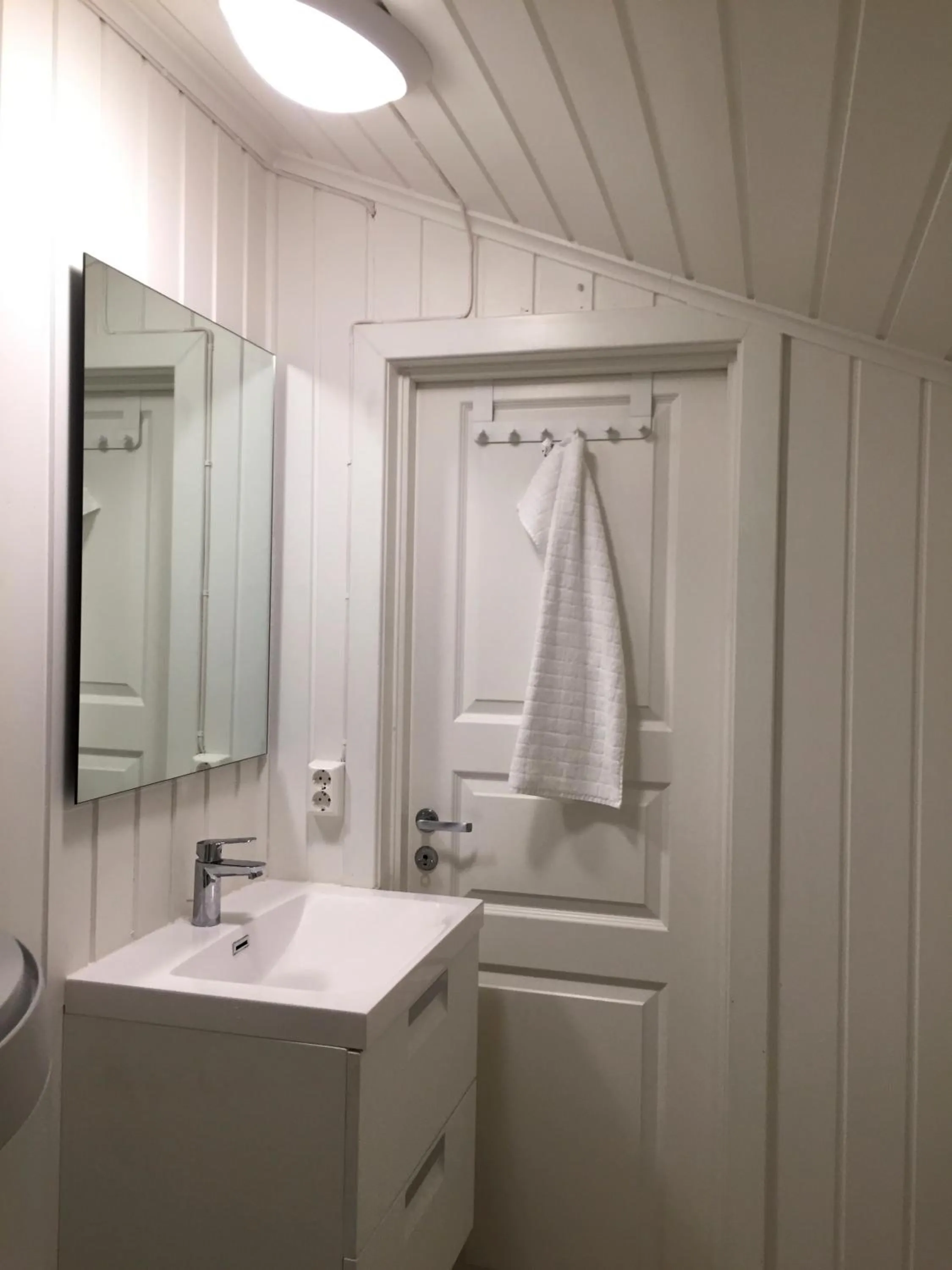 Bathroom in Koselig Hytte i Hemsedal with outdoor Sauna