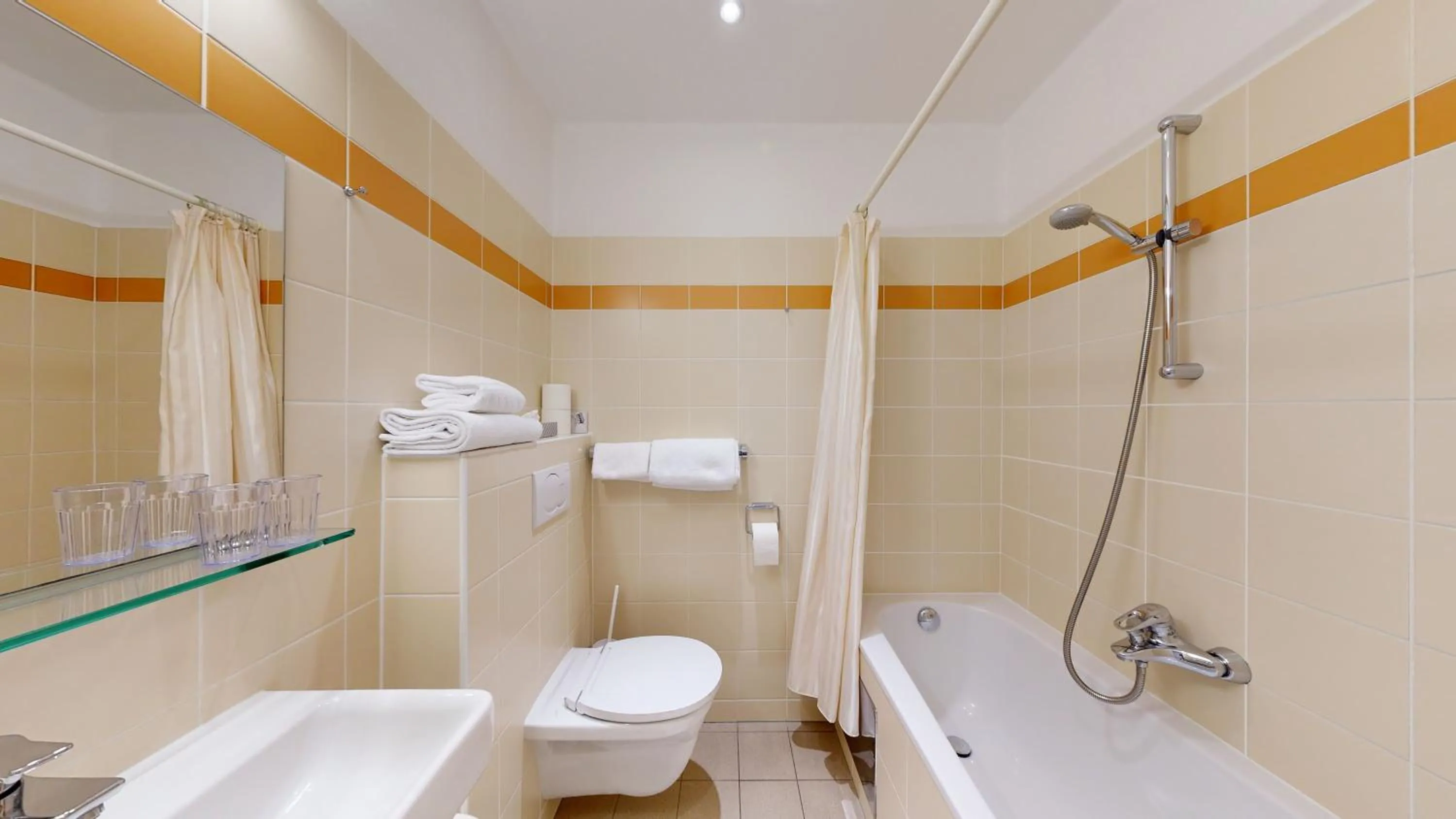 Bathroom in Hotel Post Wien