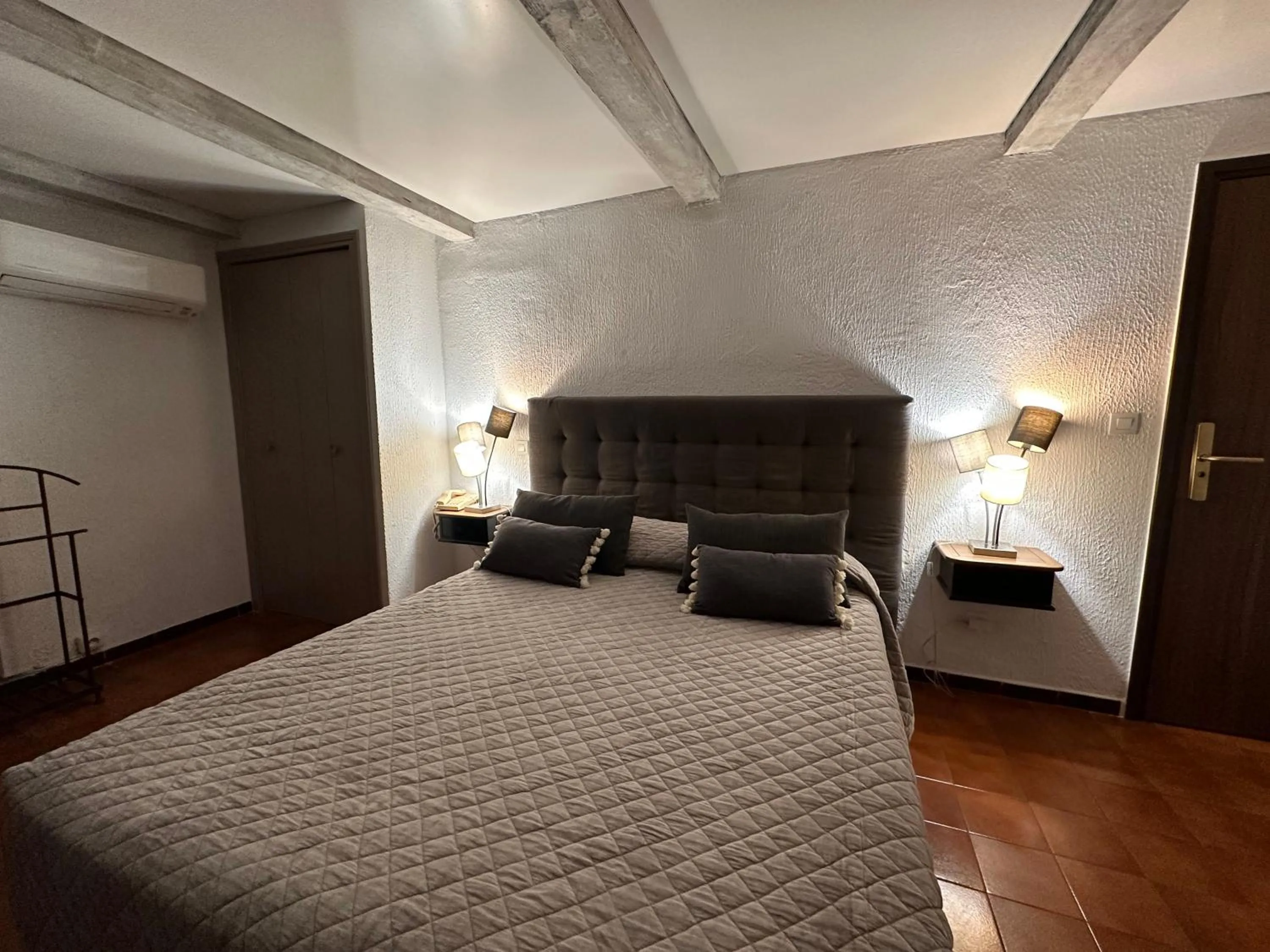 Photo of the whole room, Bed in Hotel Maquis et Mer