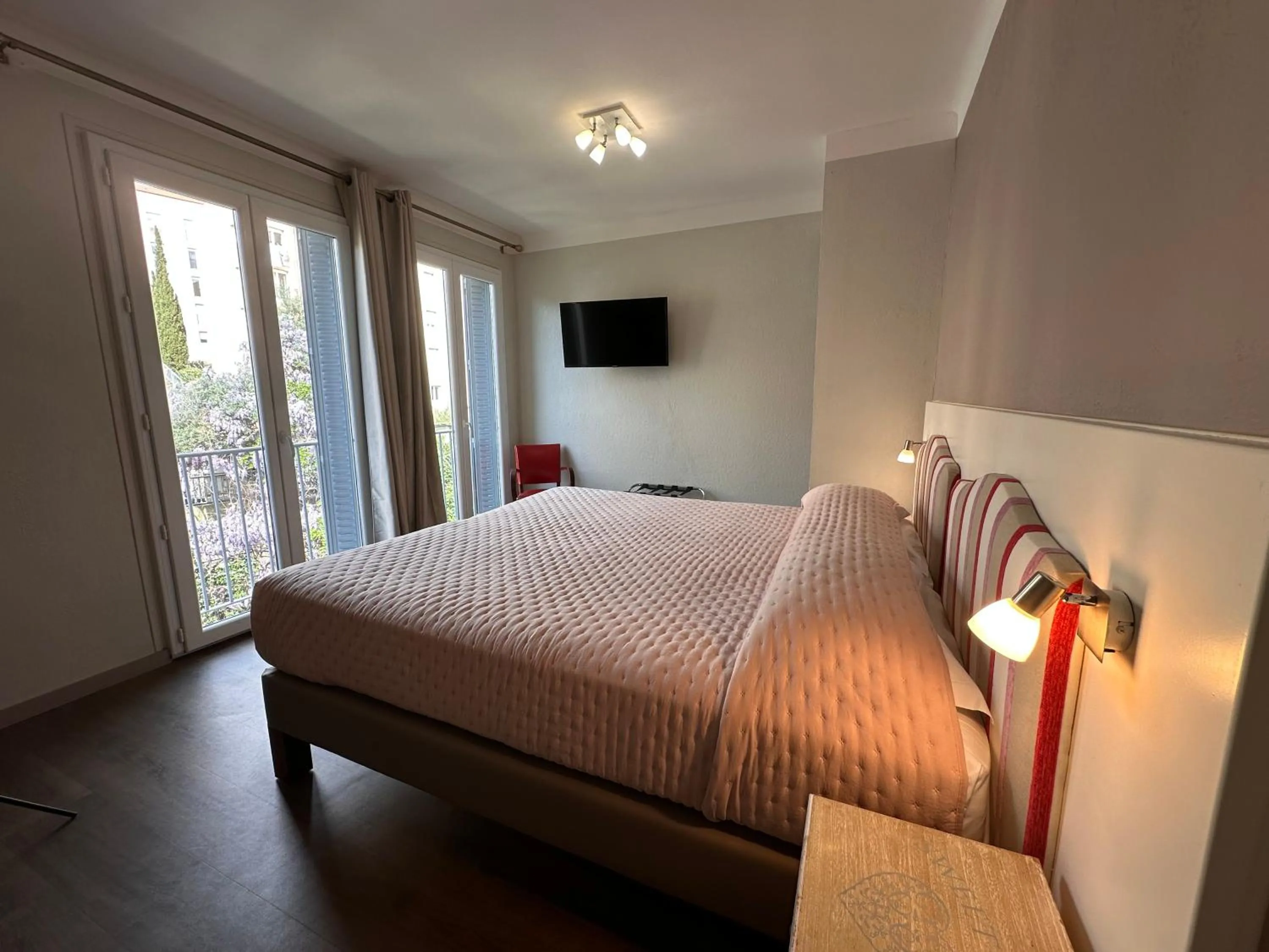 Photo of the whole room, Bed in Hotel Maquis et Mer