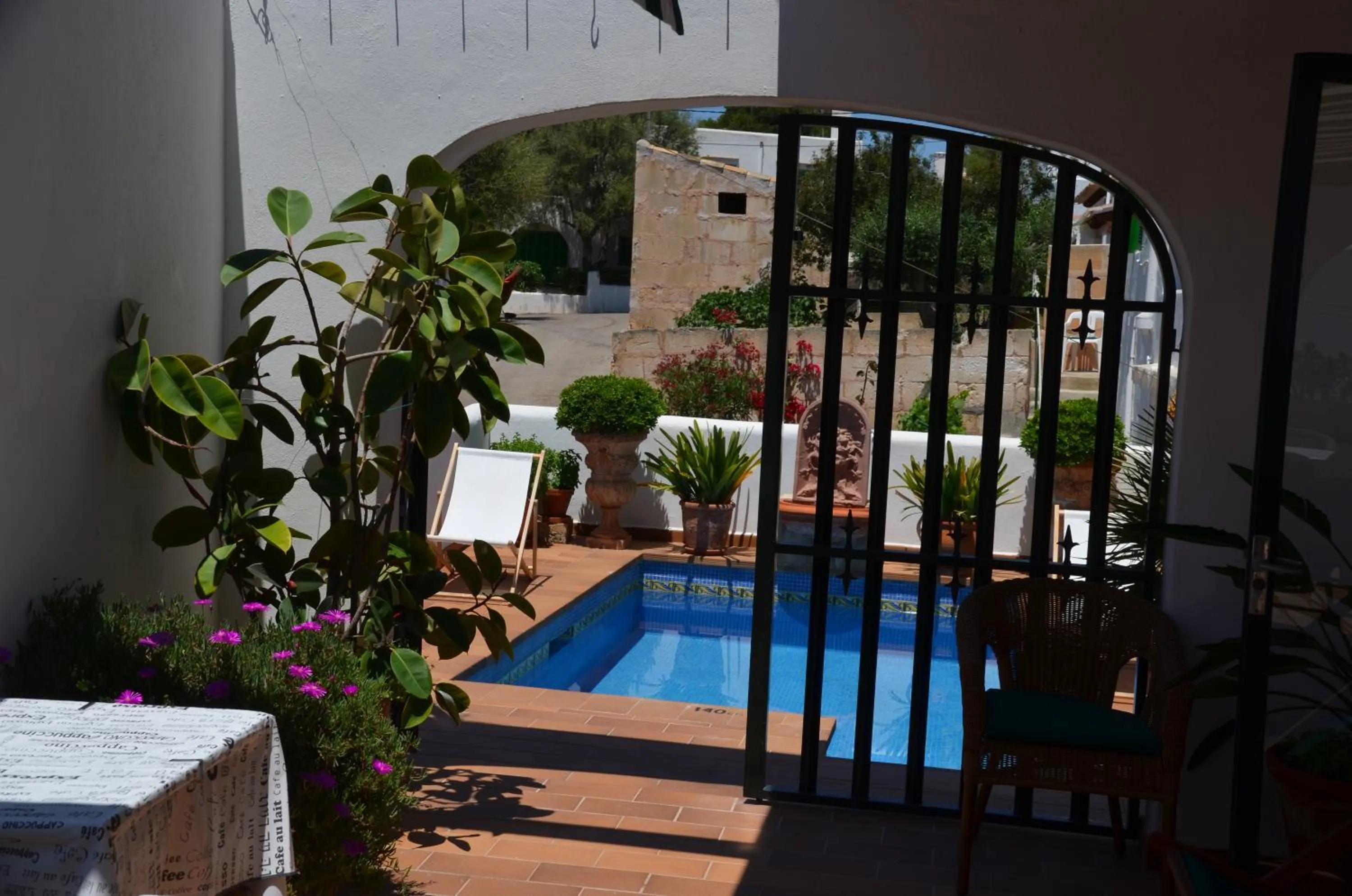 Swimming pool in Fowlers Hotel