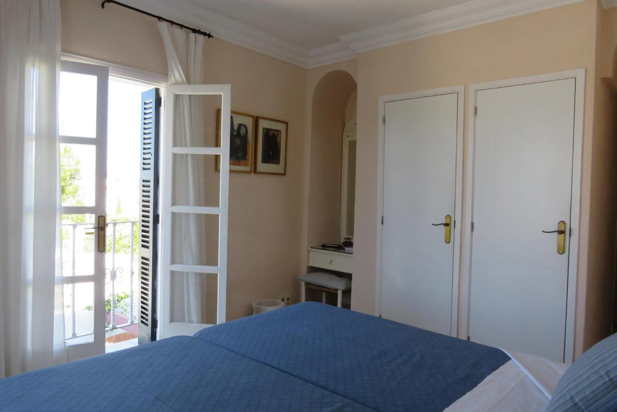 Bedroom, Bed in Fowlers Hotel