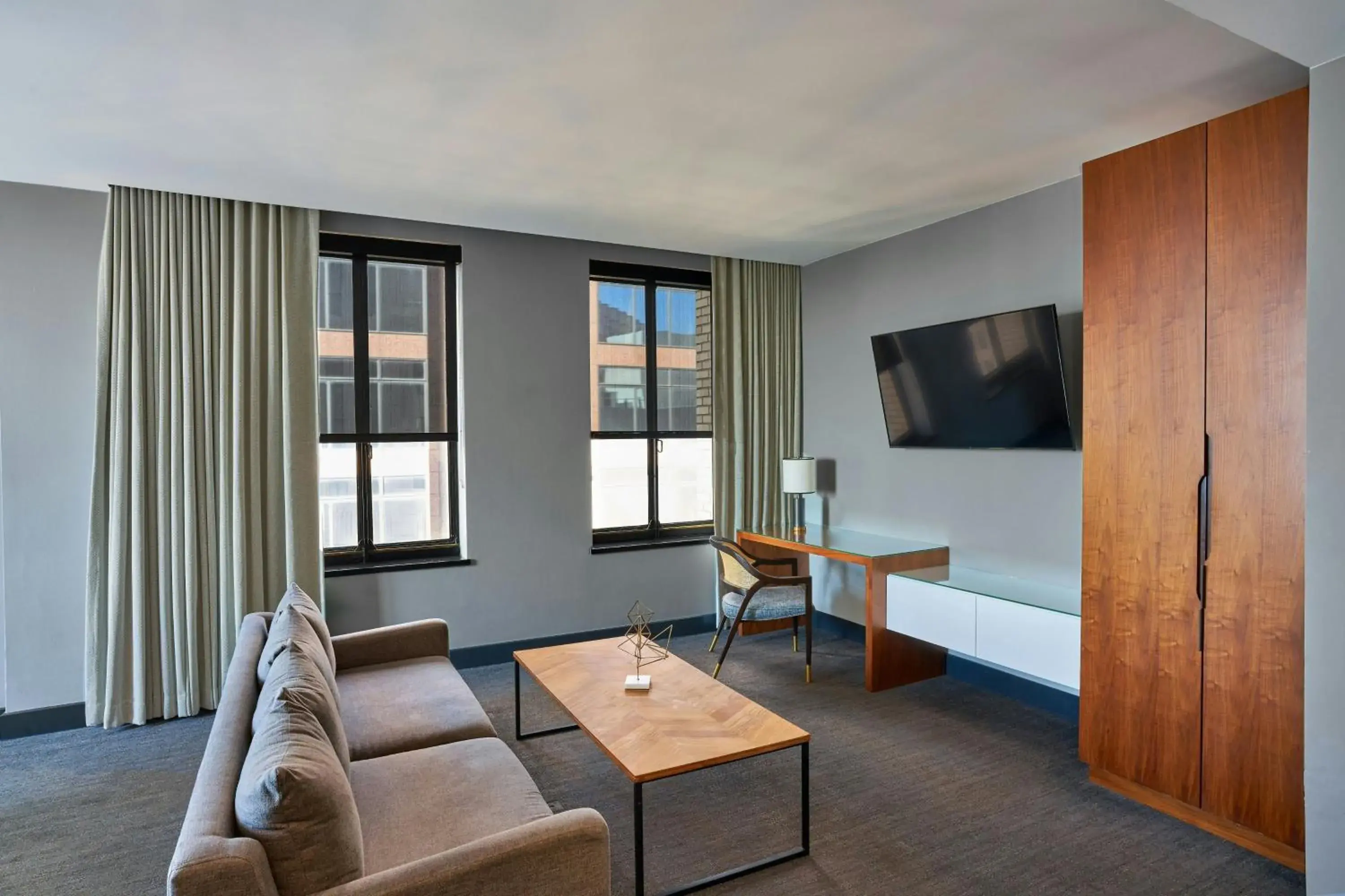 Junior King Suite with Sofa Bed in Renaissance Saint Elm Dallas Downtown Hotel Junior King Suite with Sofa Bed in Renaissance Saint Elm Dallas Downtown Hotel