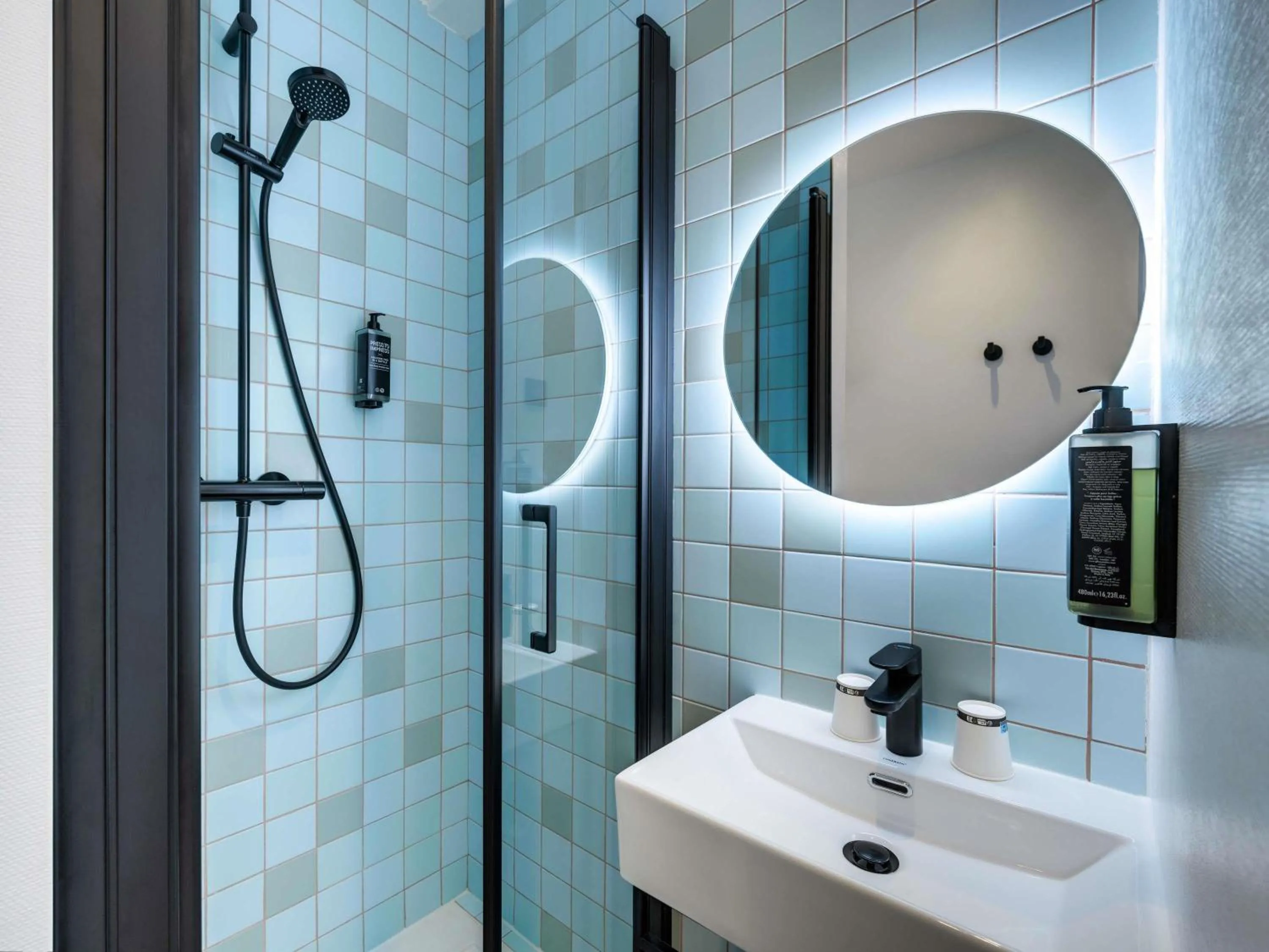 Bedroom in ibis Styles Paris Cadet Lafayette