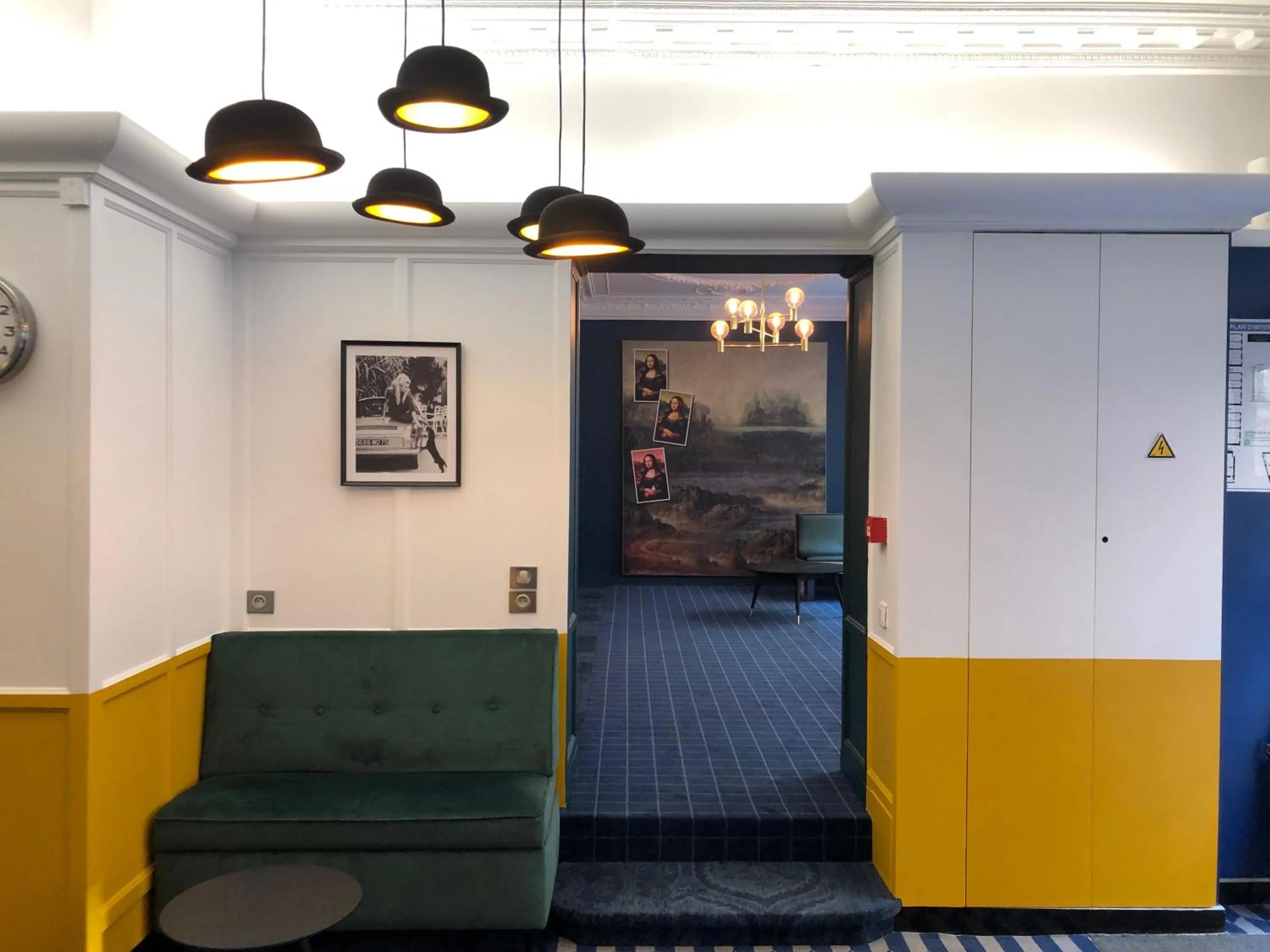 Lobby or reception in ibis Styles Paris Cadet Lafayette