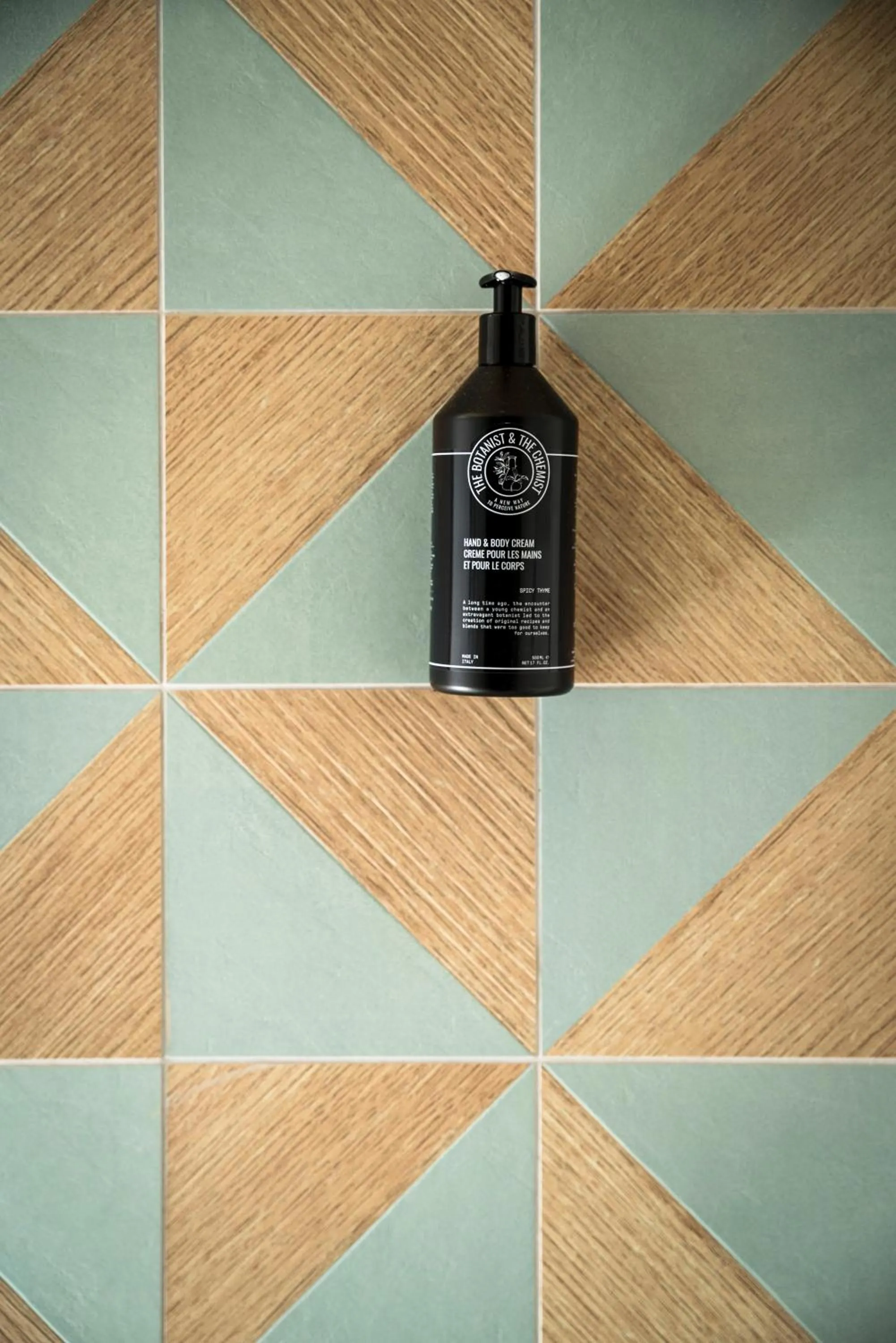 Decorative detail in Hotel Vagabond