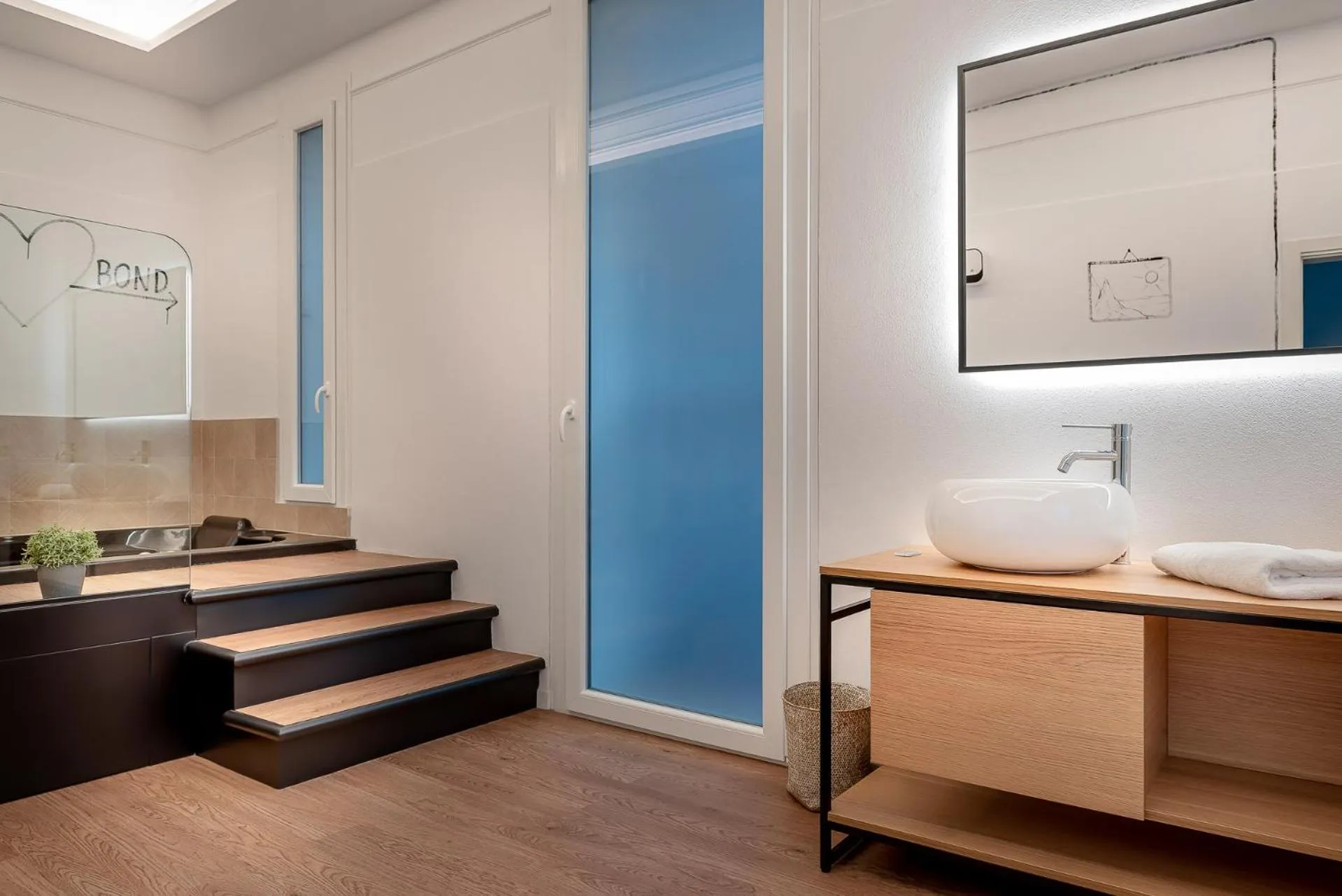 Bath in Hotel Vagabond