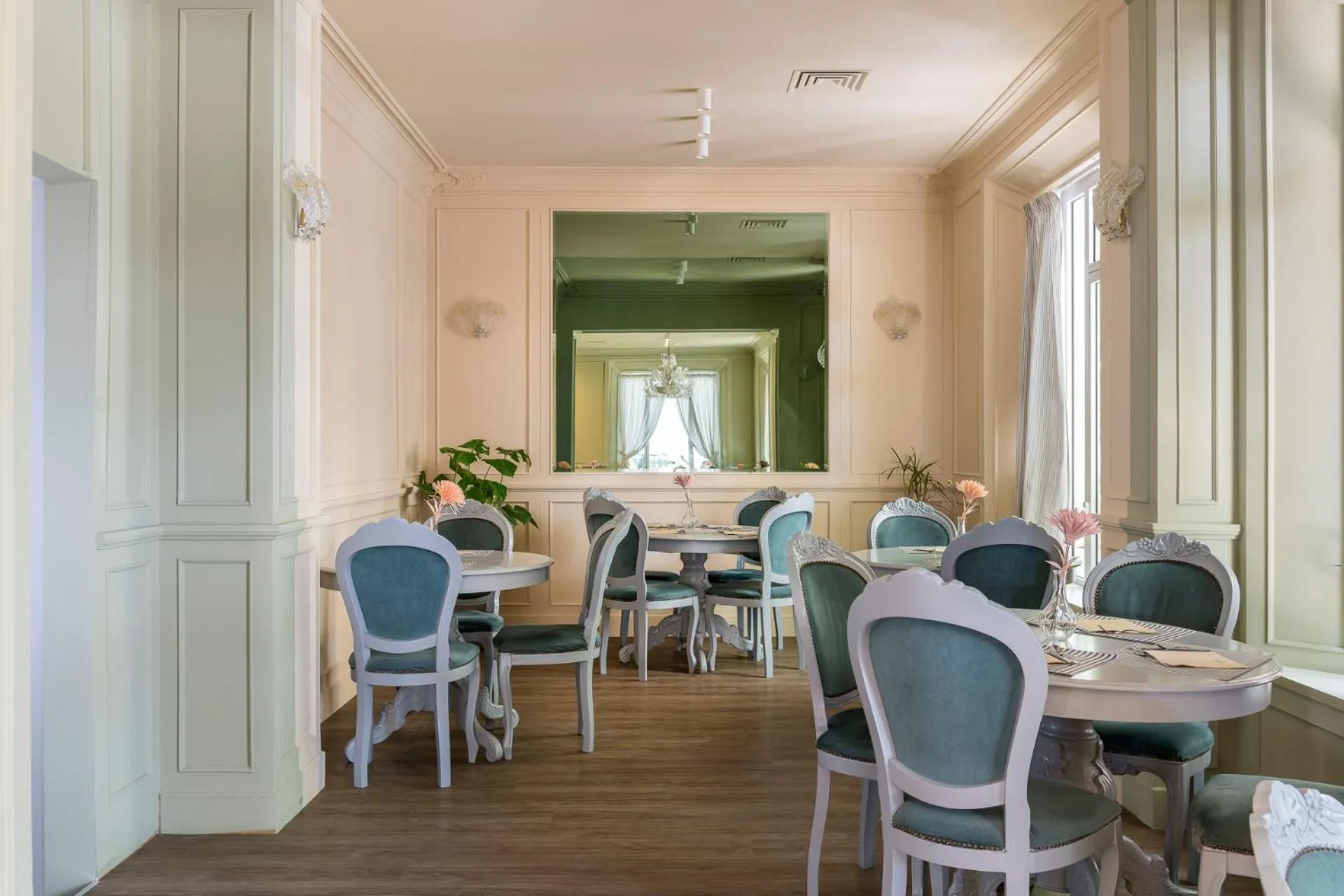 Breakfast in Hotel Vagabond