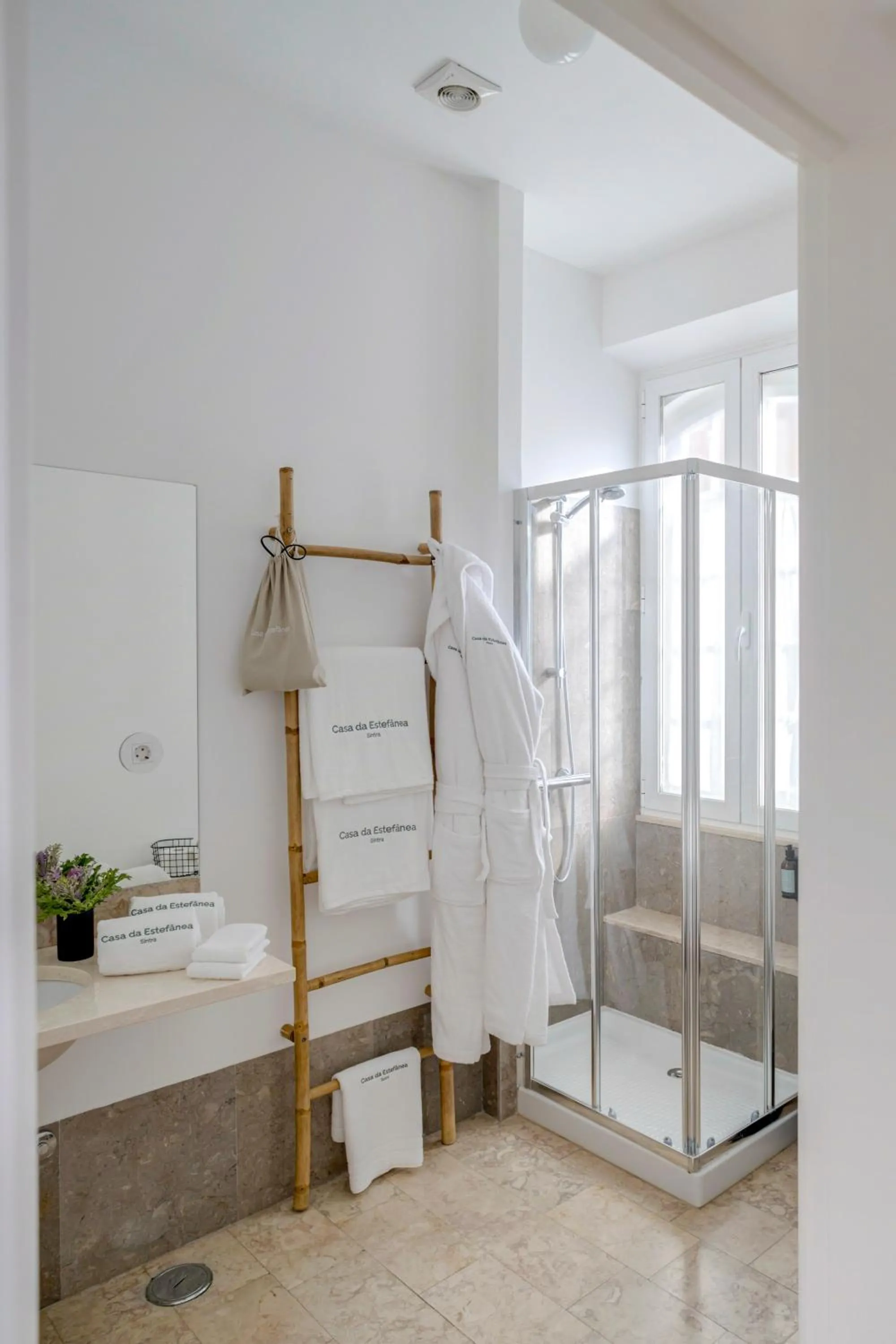 Bathroom, Bed in Casa da Estefânea