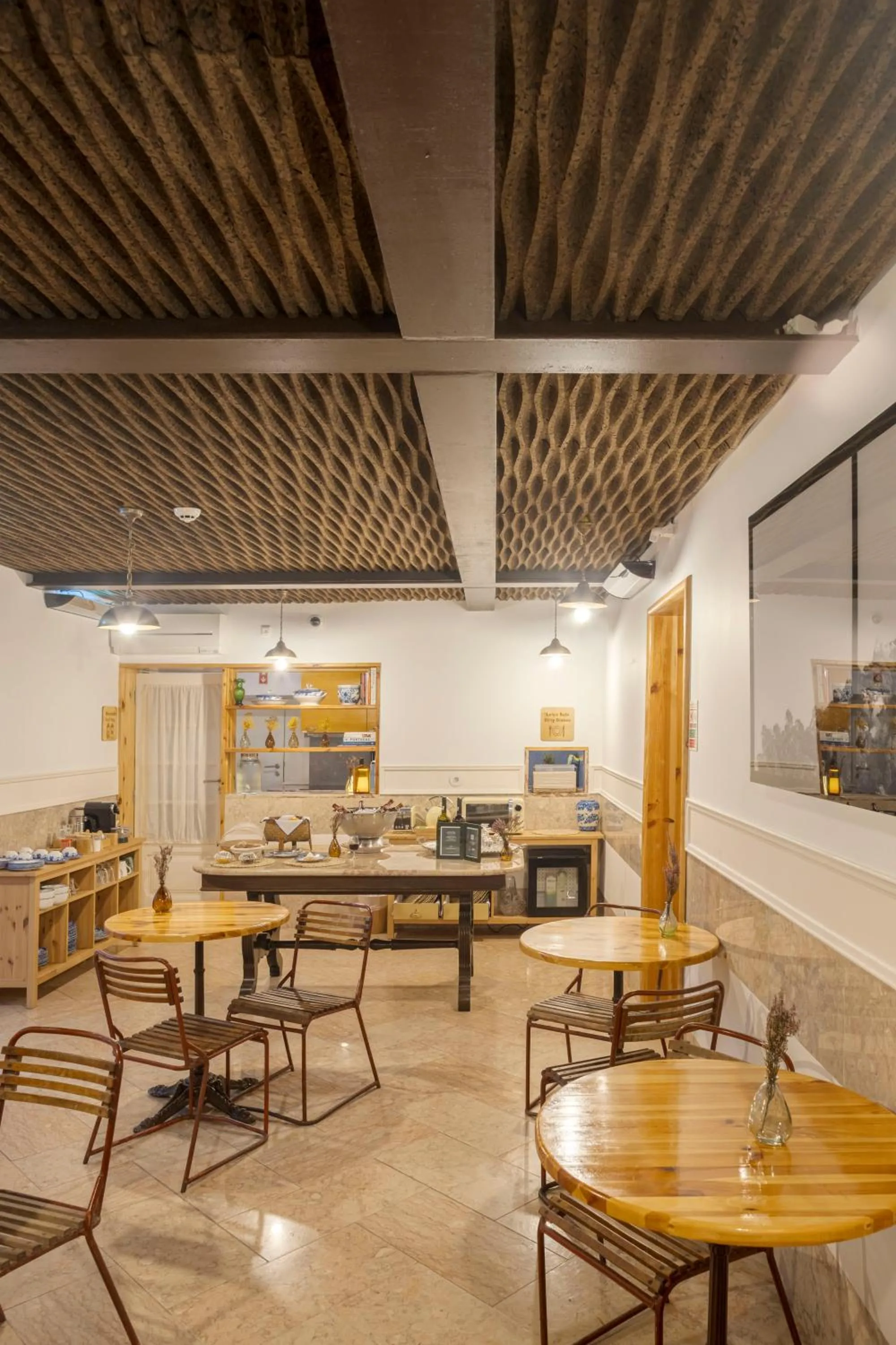 Restaurant/places to eat in Casa da Estefânea