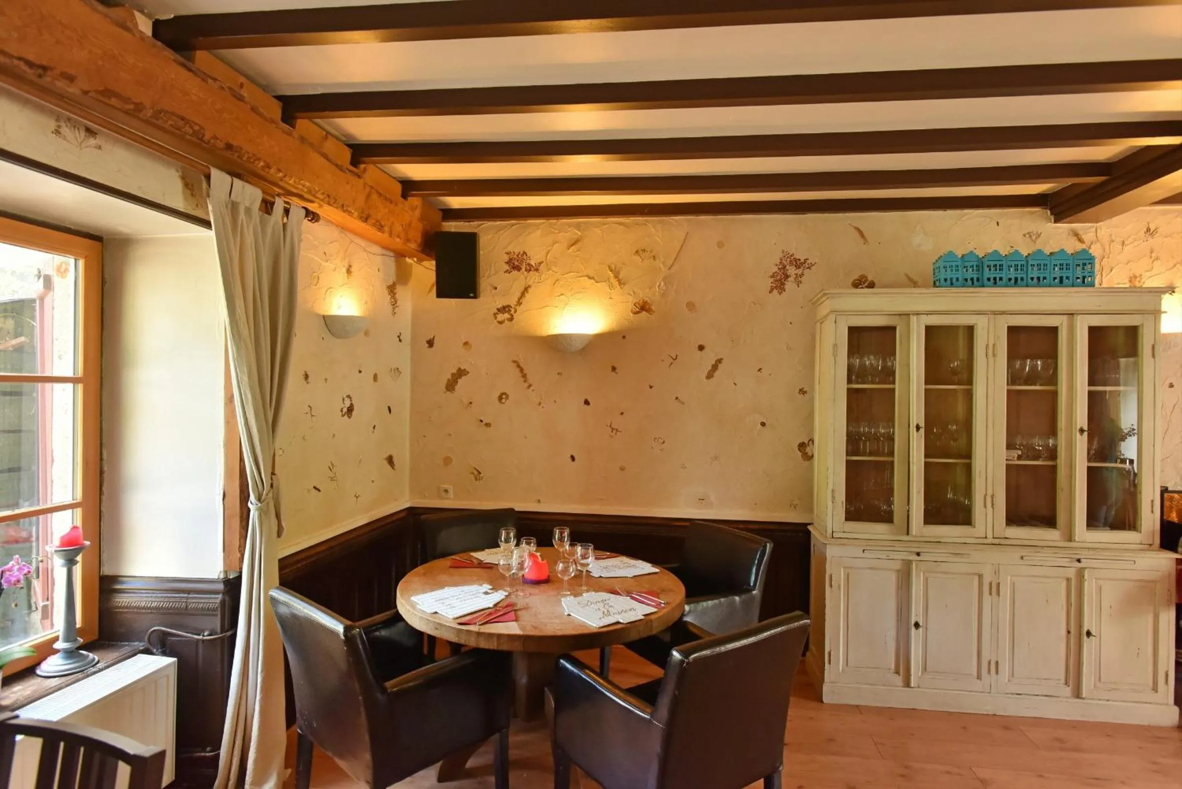 Restaurant/places to eat in Auberge De La Providence