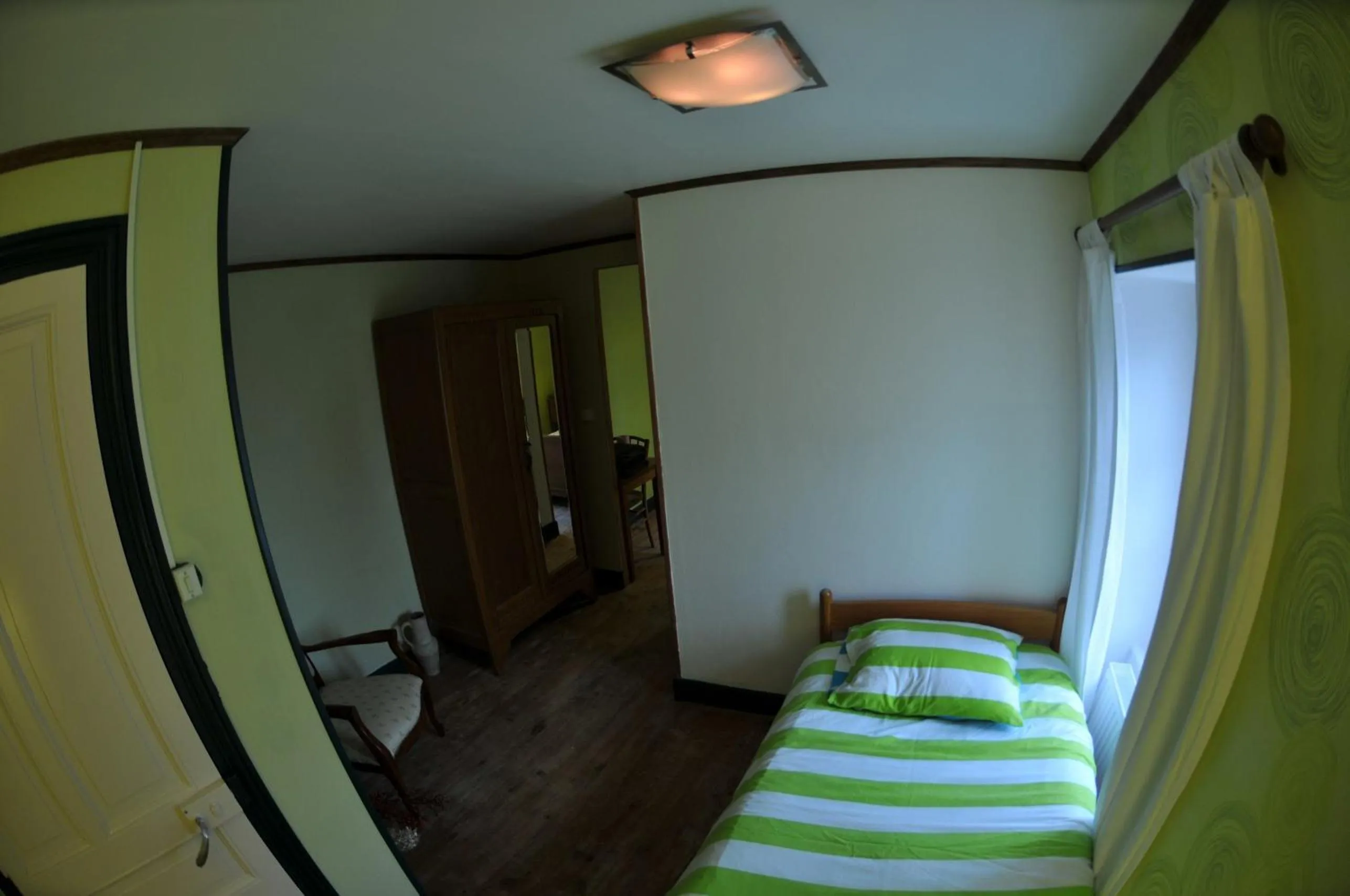 Bedroom, Bed in Auberge De La Providence