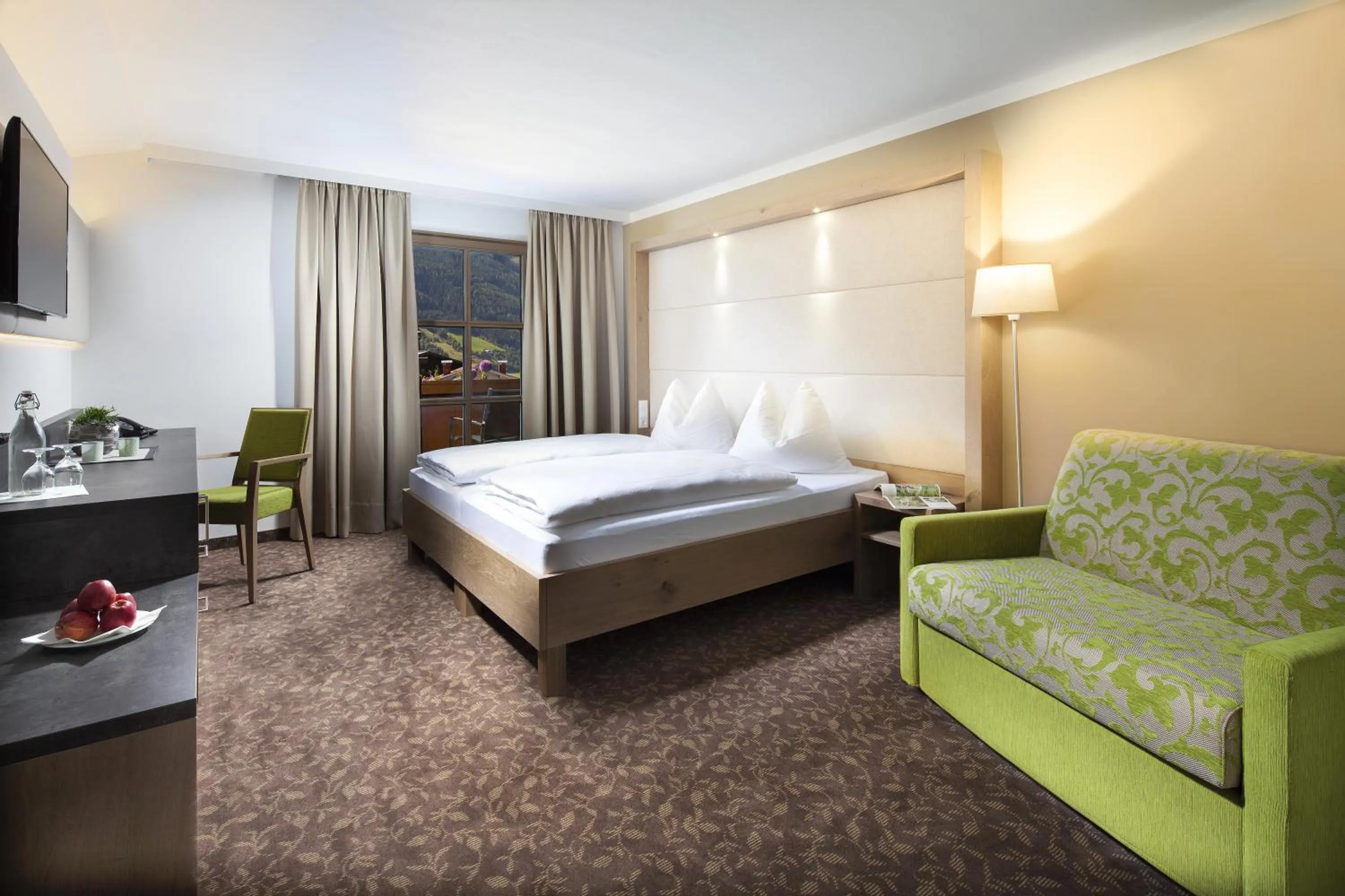 Bedroom, Bed in Hotel Metzgerwirt