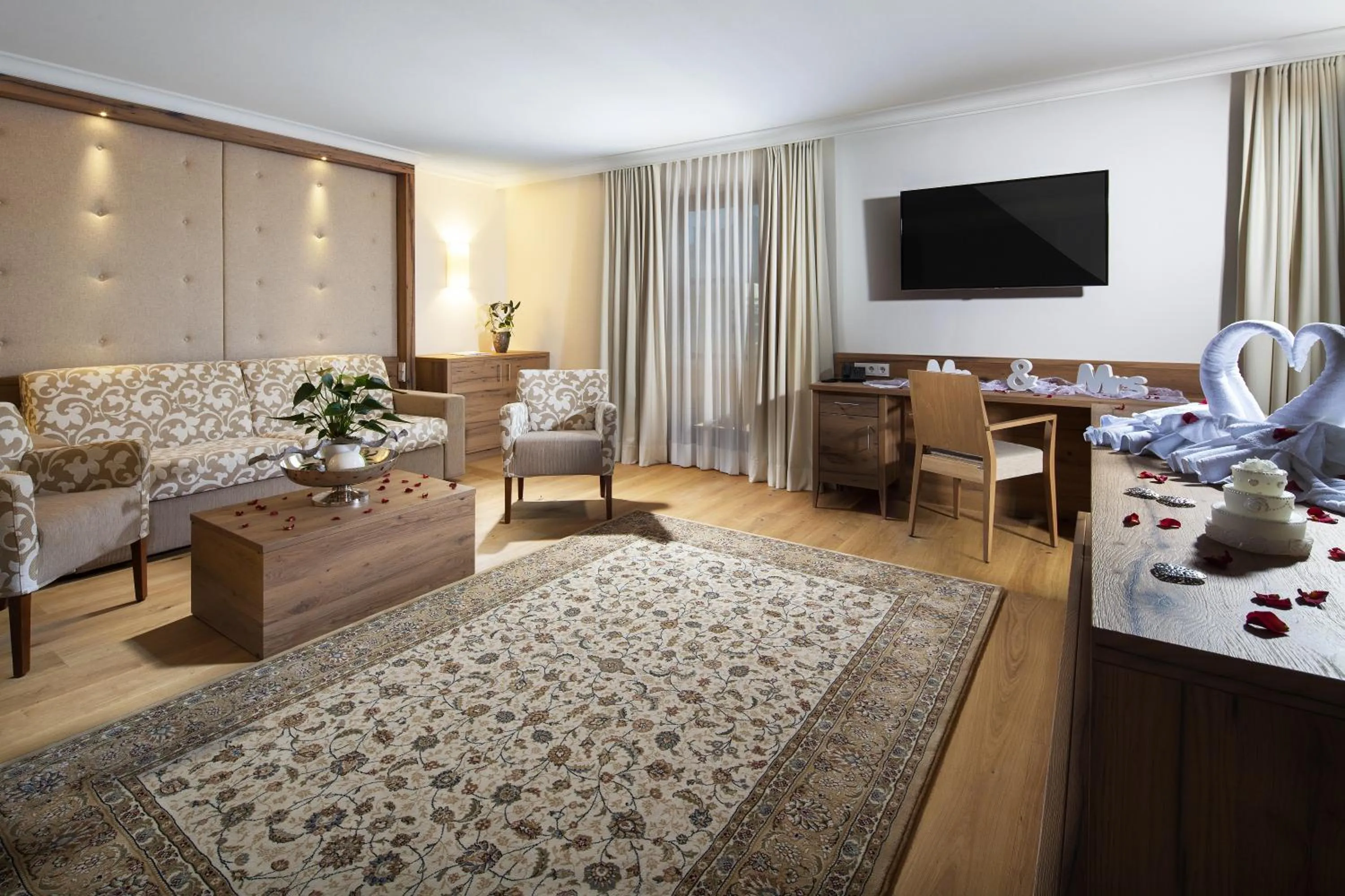 Bedroom, Bed in Hotel Metzgerwirt