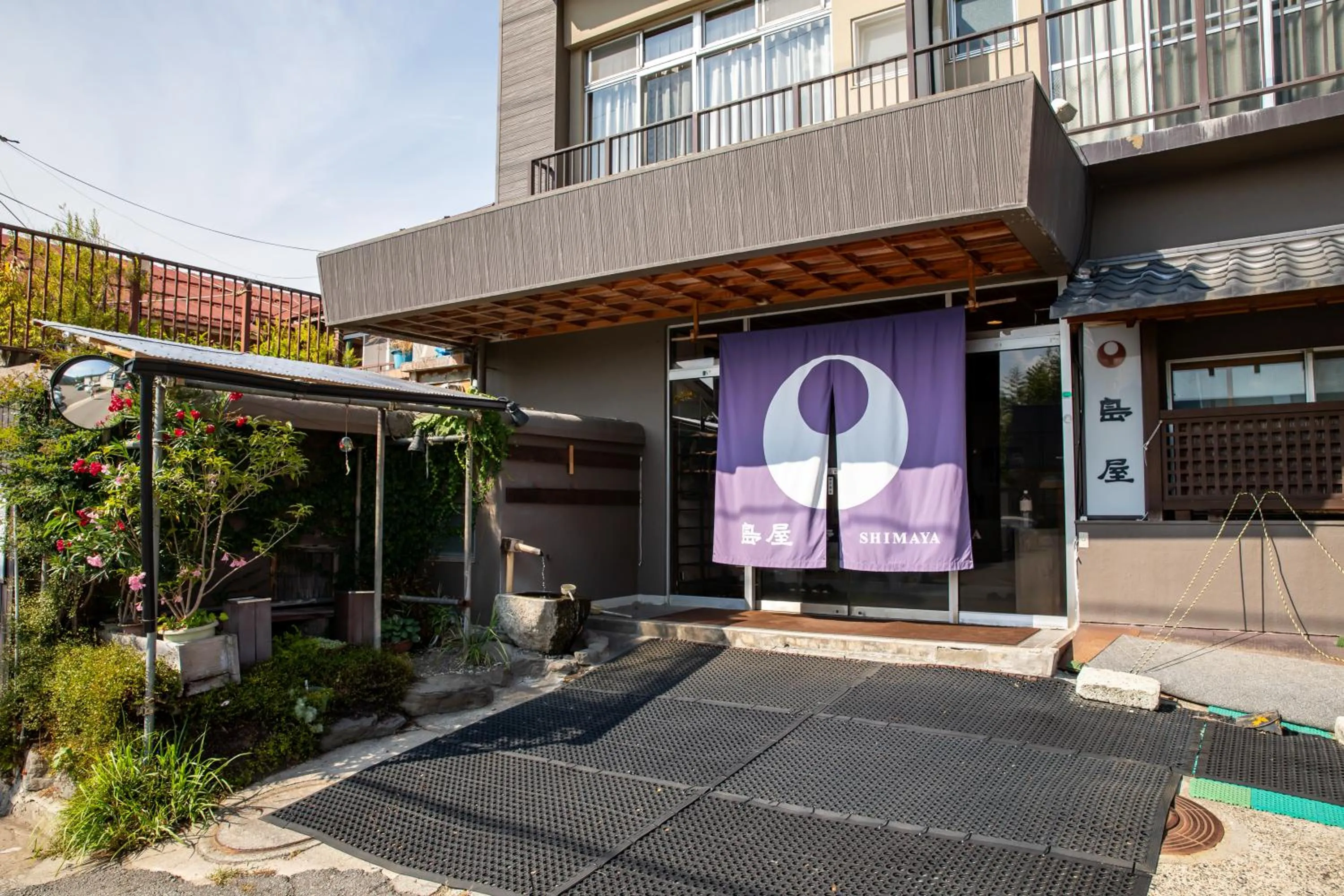 Property building in Shimaya