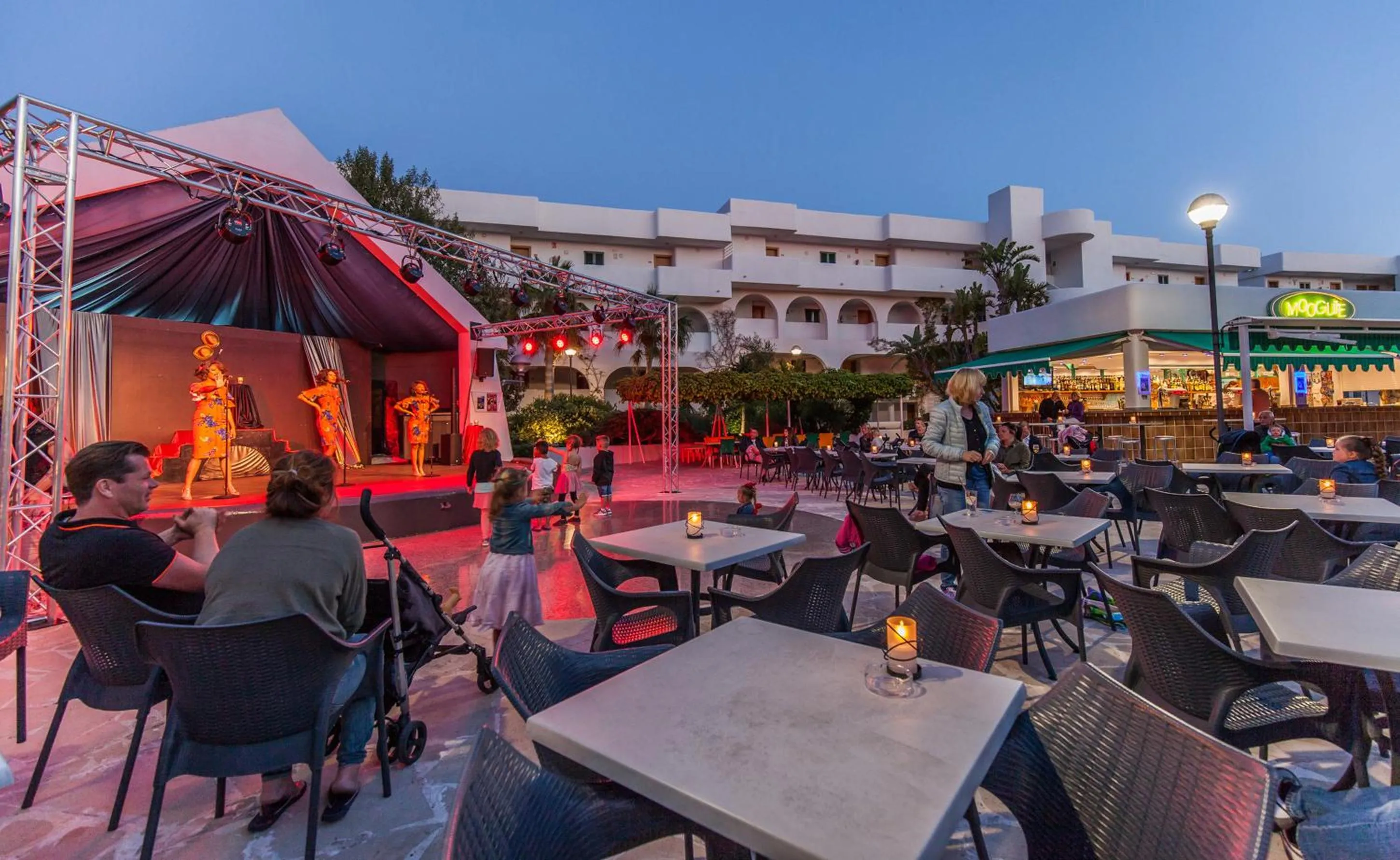 Evening entertainment in BLUESEA Ses Cases d'Or