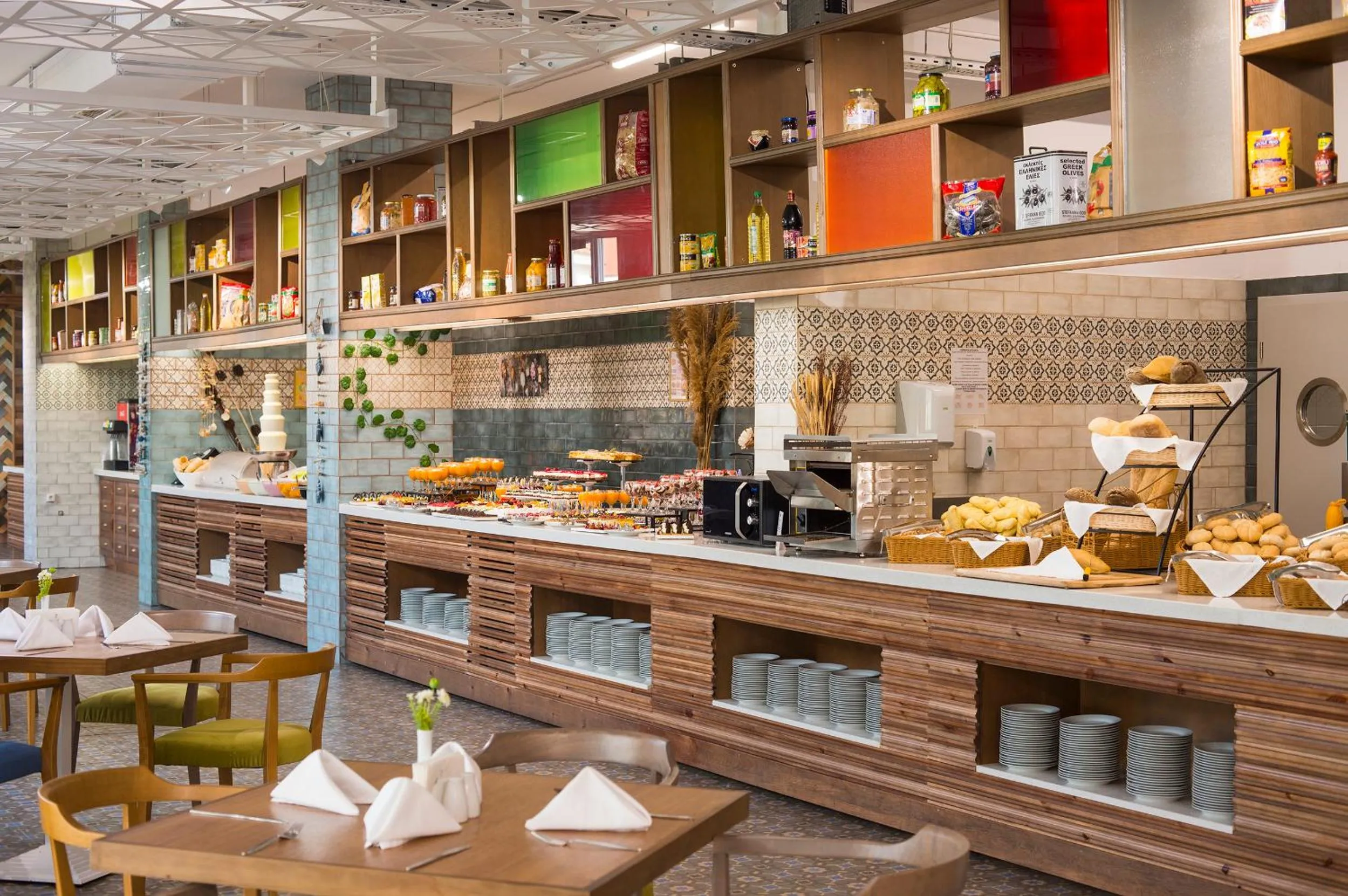 Restaurant/places to eat in Sunrise Blue Magic Resort - All Inclusive