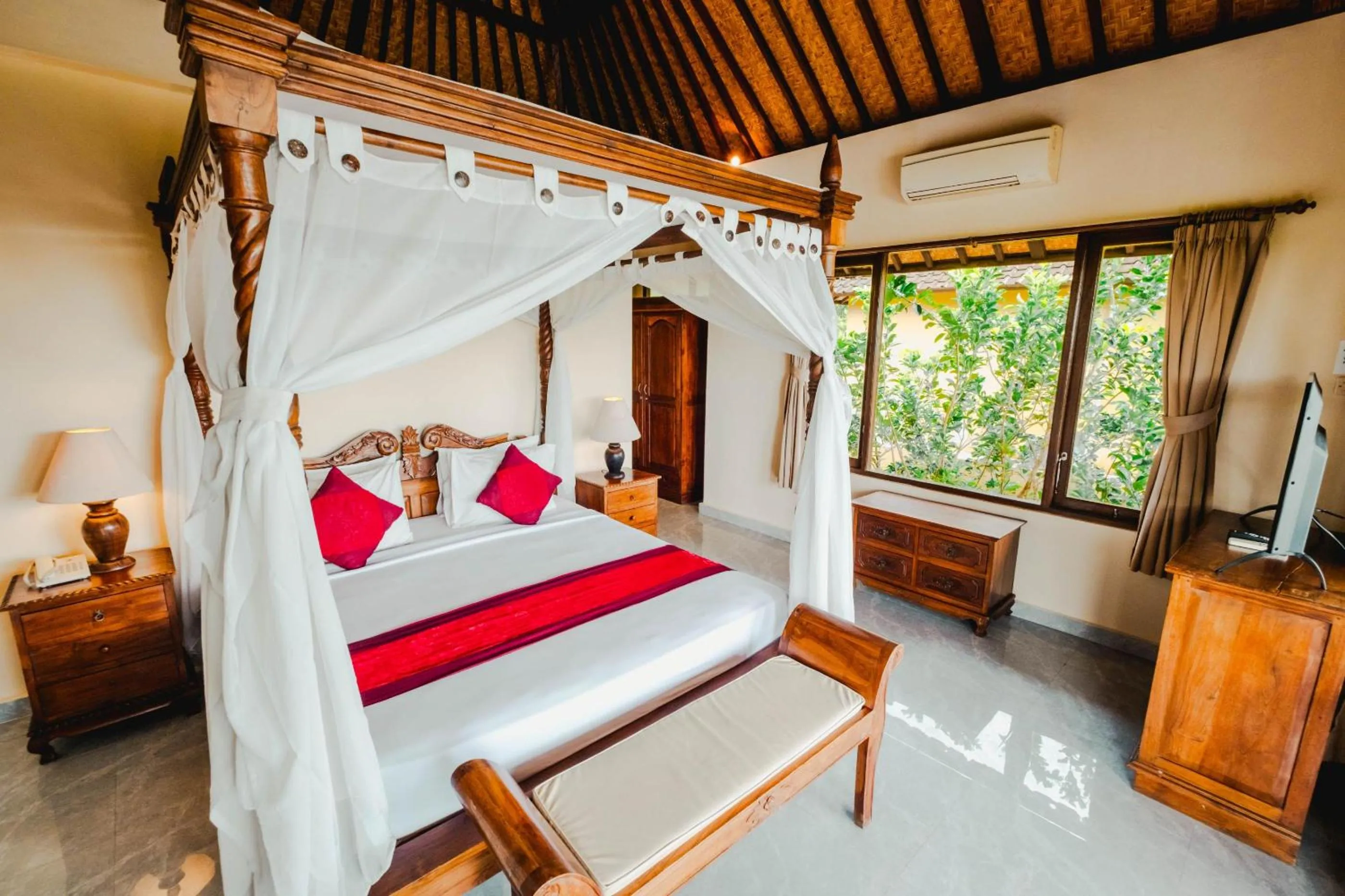 Bed in Sri Aksata Ubud Resort