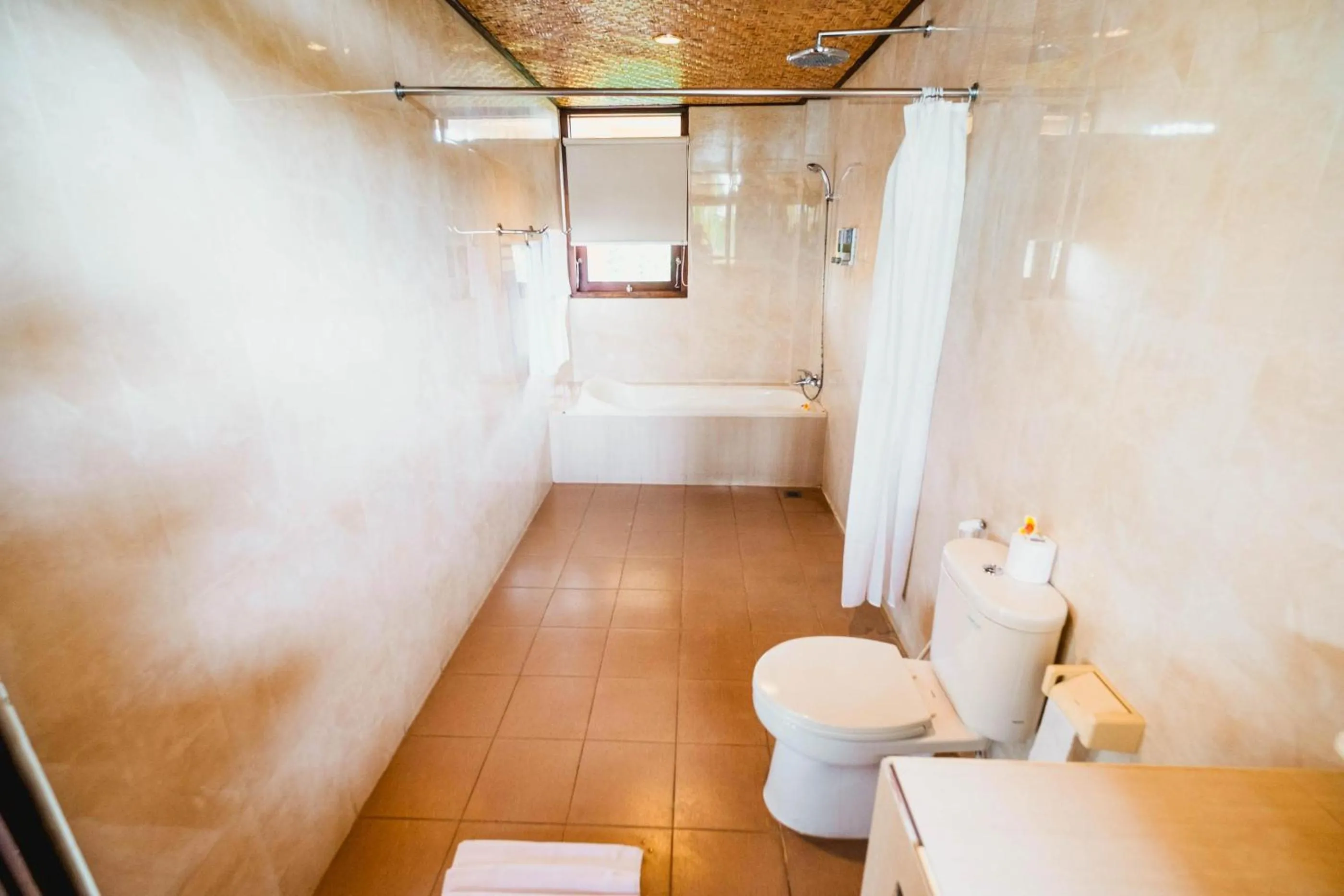 Shower in Sri Aksata Ubud Resort